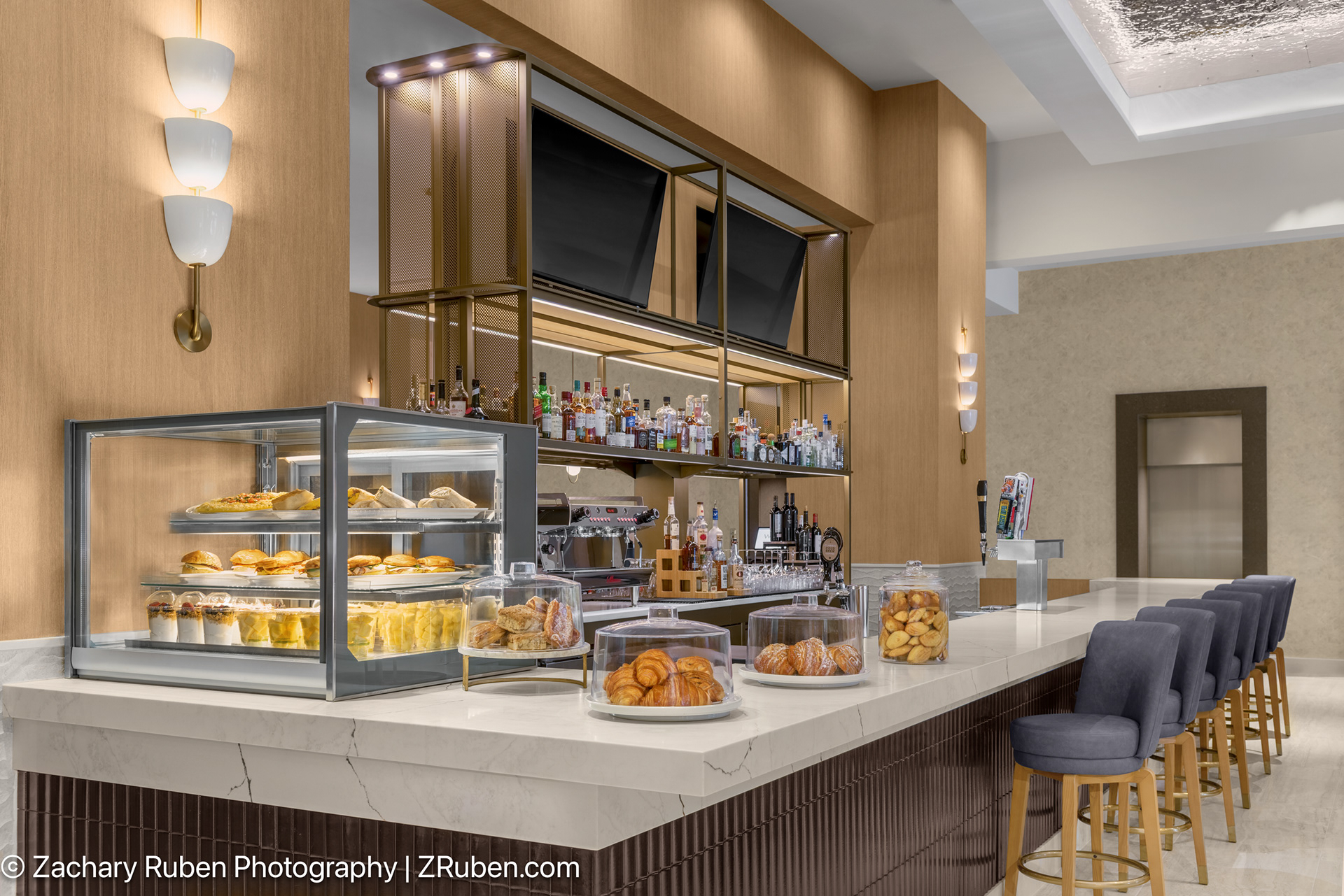 Stillwater and Stone Restaurant at The Westin Crystal City Reagan National Airport