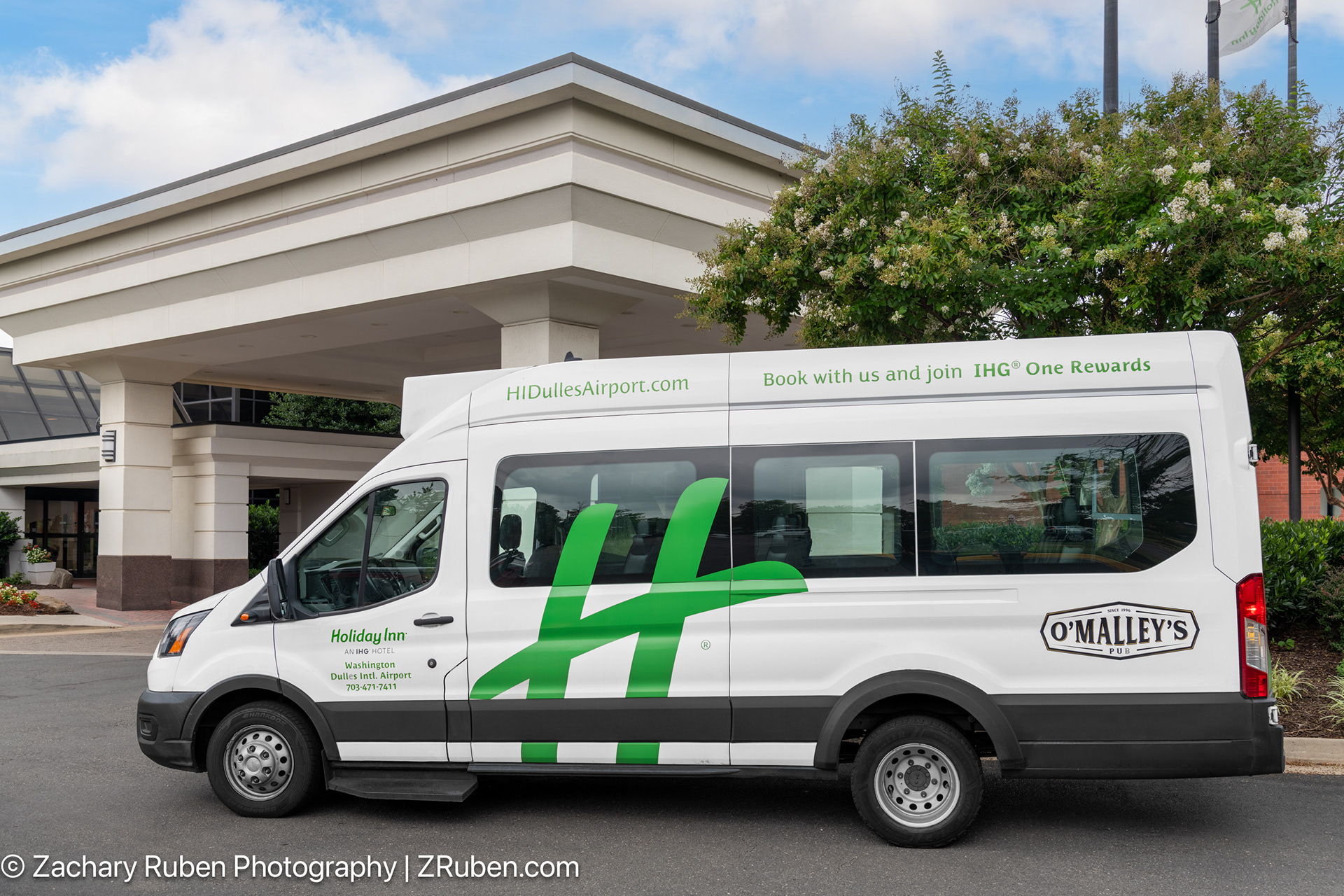 Airport Shuttle at Holiday Inn Washington Dulles International Airport