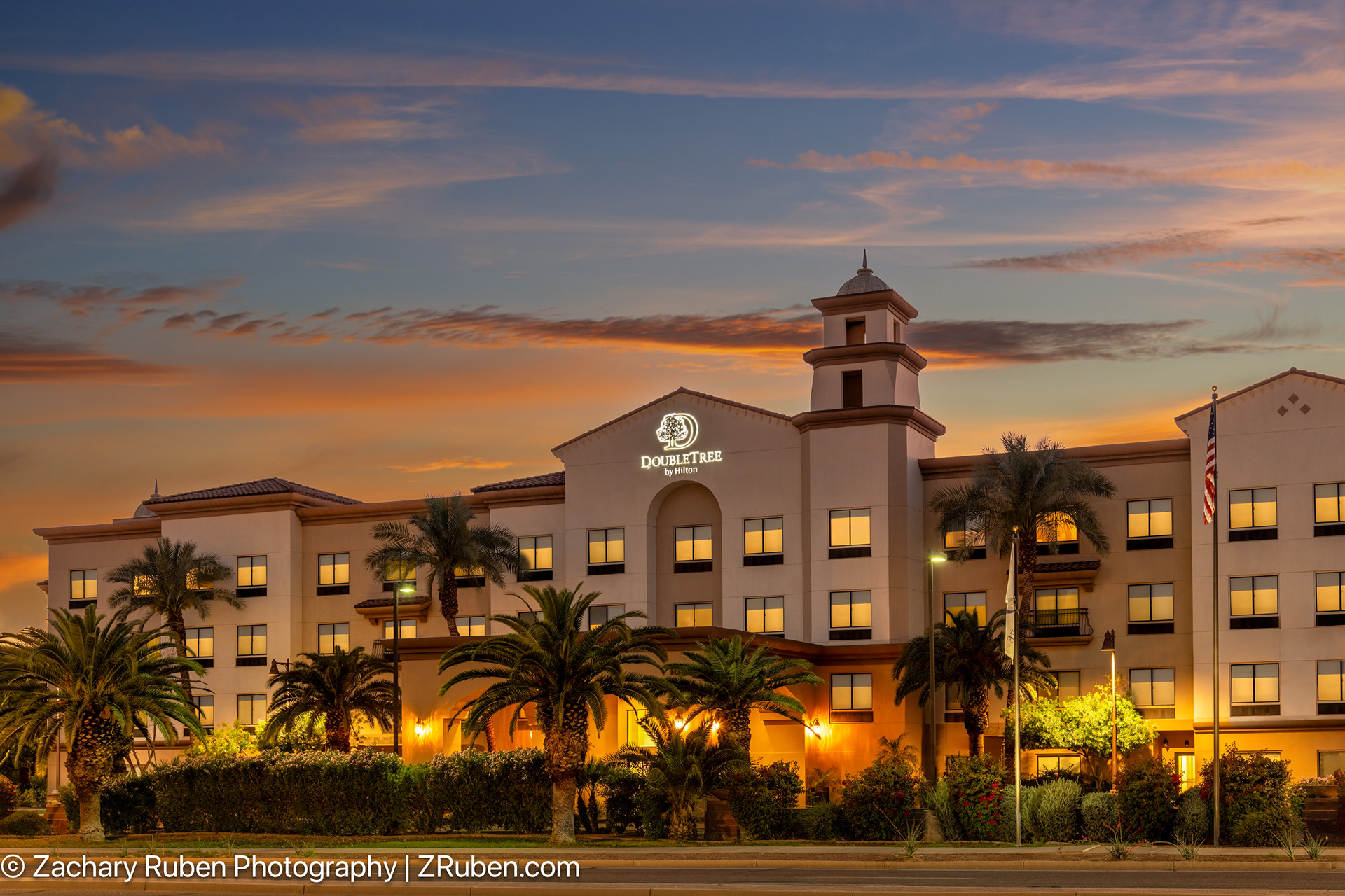 Exterior Dusk at Doubletree Phoenix-Gilbert