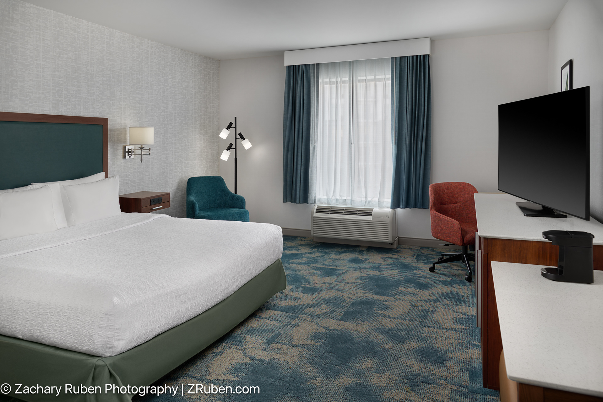 King Guest Room at Hampton Inn Detroit Troy