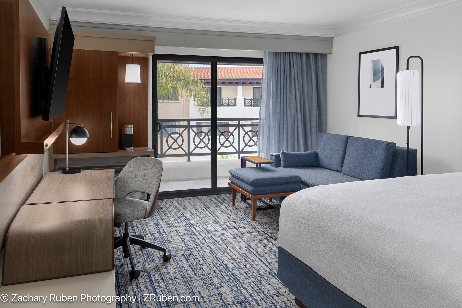 King Balcony at Courtyard Palo Alto Los Altos