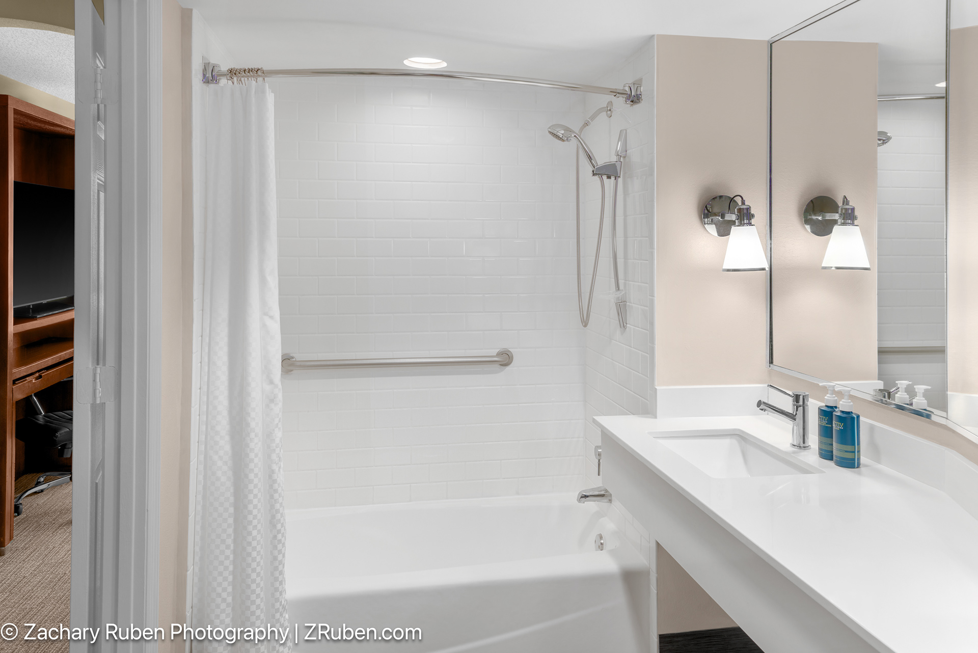 ADA Shower/Tub Combination Bathroom at Four Points by Sheraton Orlando International Drive