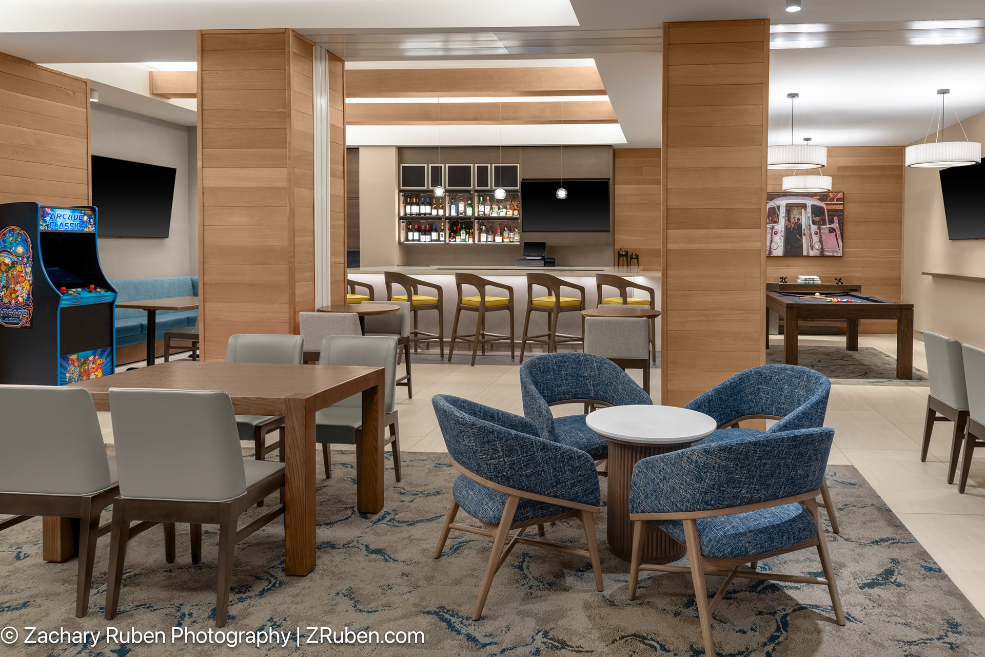 Back Room Bar at Hilton Garden Inn New York/Manhattan-Midtown East