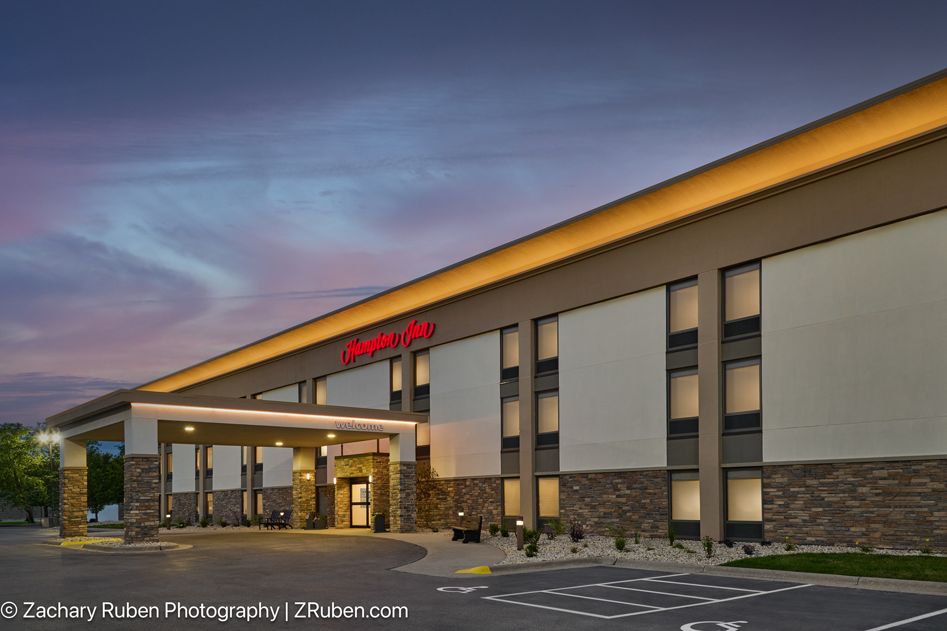 Exterior Dusk at Hampton Inn Janesville