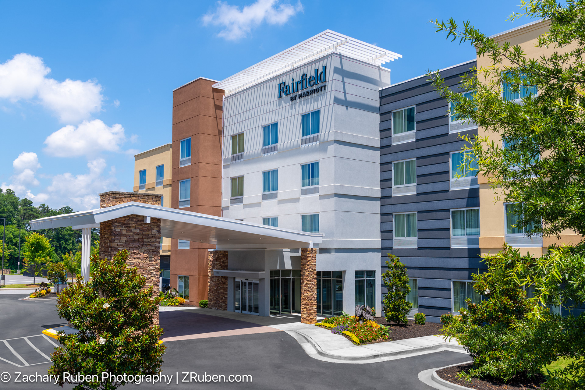 Exterior Day at Fairfield Inn & Suites Acworth