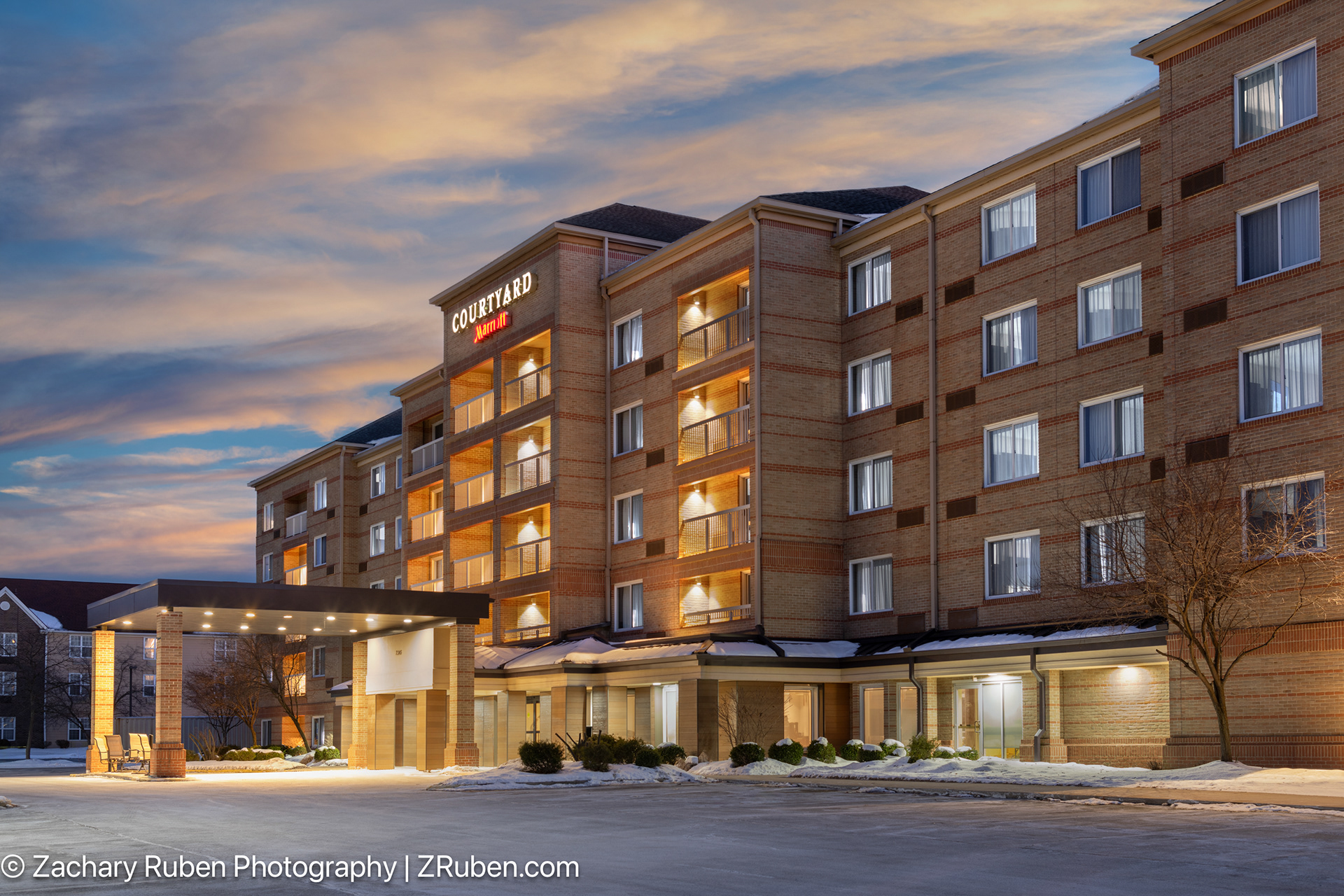 Exterior Dusk at Courtyard Cleveland Airport South