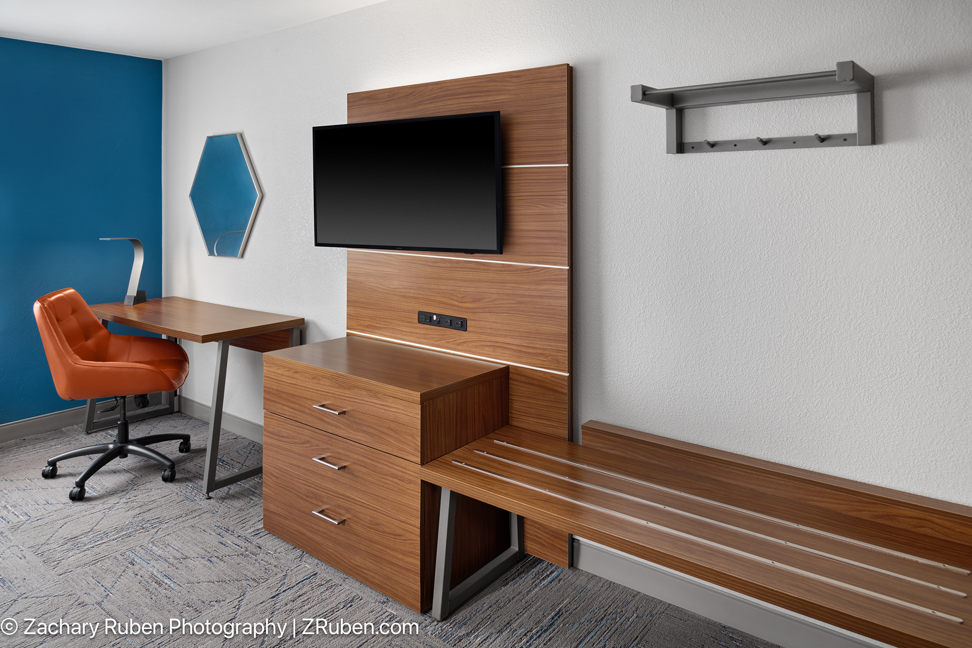 Desk at Holiday Inn Express Kansas City - At the Legends