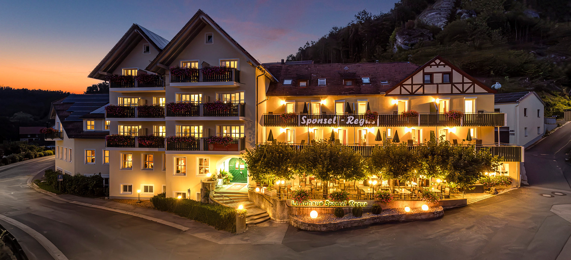 Landhotel **** Sponsel-Regus, Veilbronn, Sommerabend