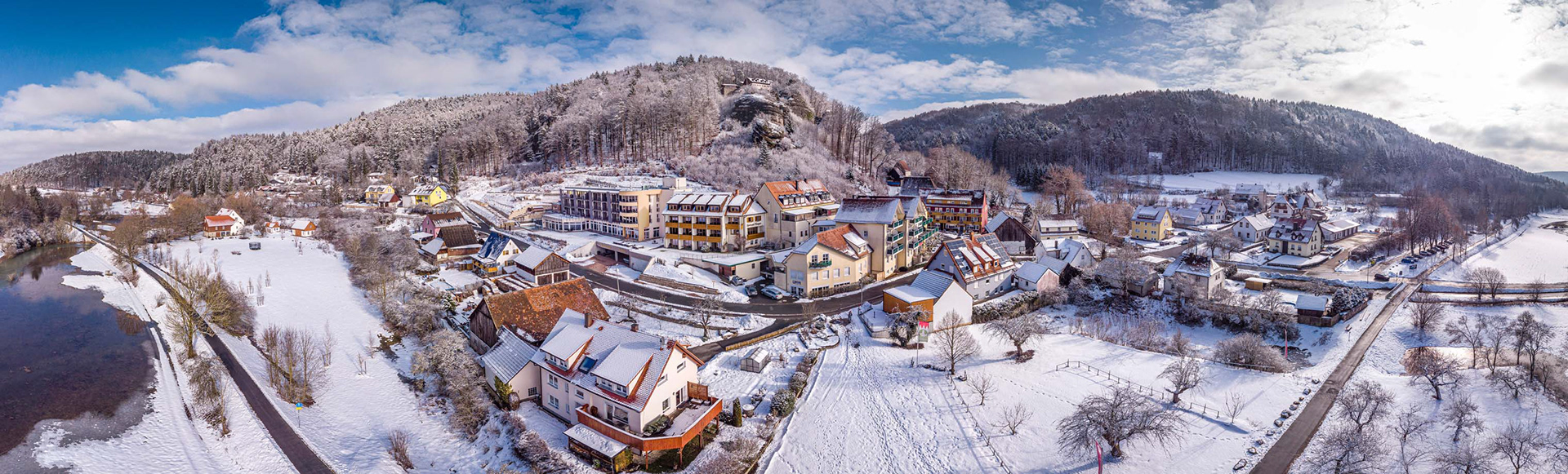 Landgasthaus Sponsel-Regus, Luftbild-Panorama, Veilbronn, Naturpark Fränkische Schweiz
