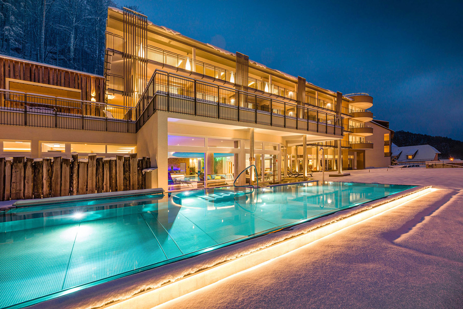 Infinitypool, Landhotel **** Sponsel-Regus, Veilbronn, Winter