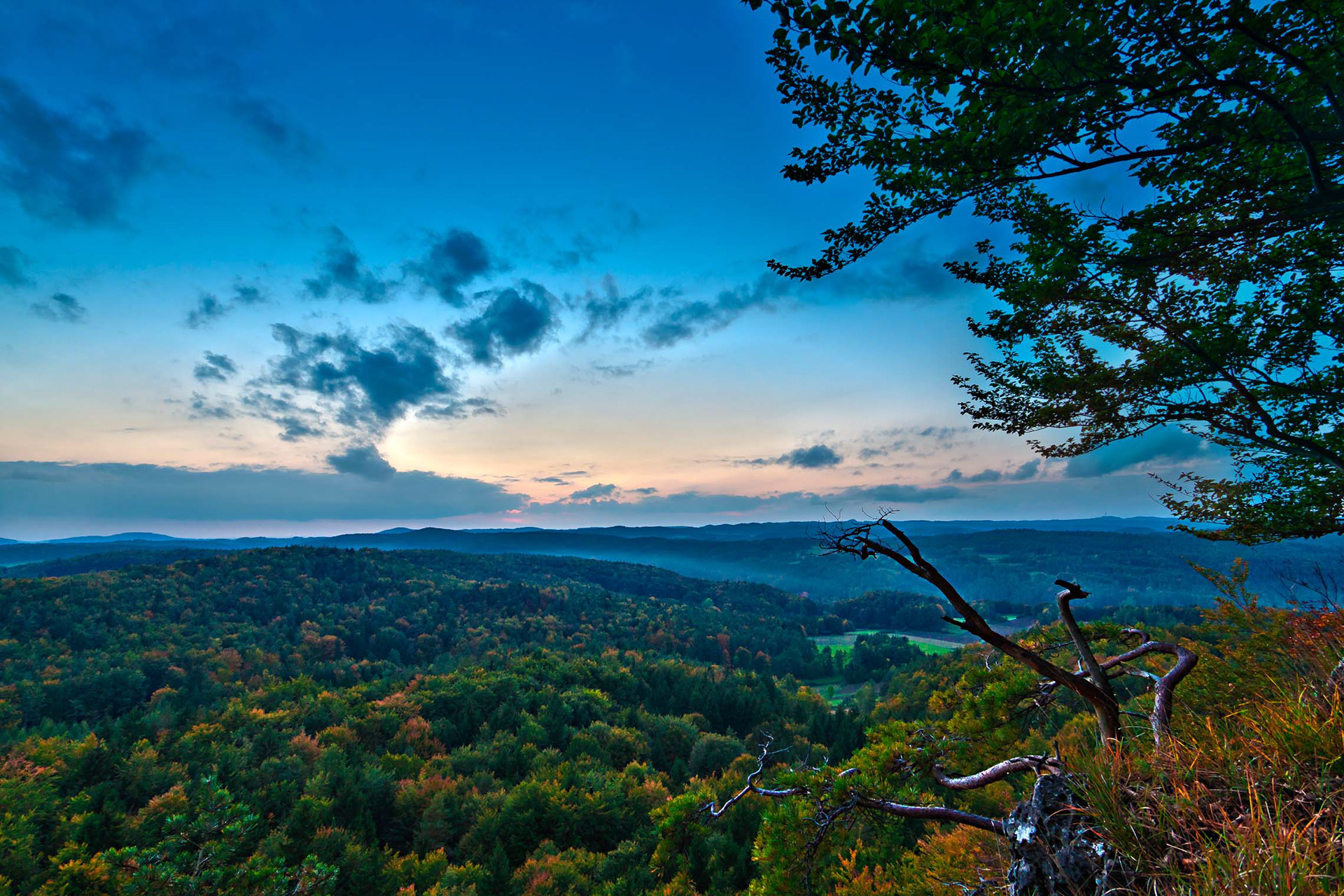 Abendstimmung am Höhenglücksteig in der Heresbrucker Alb