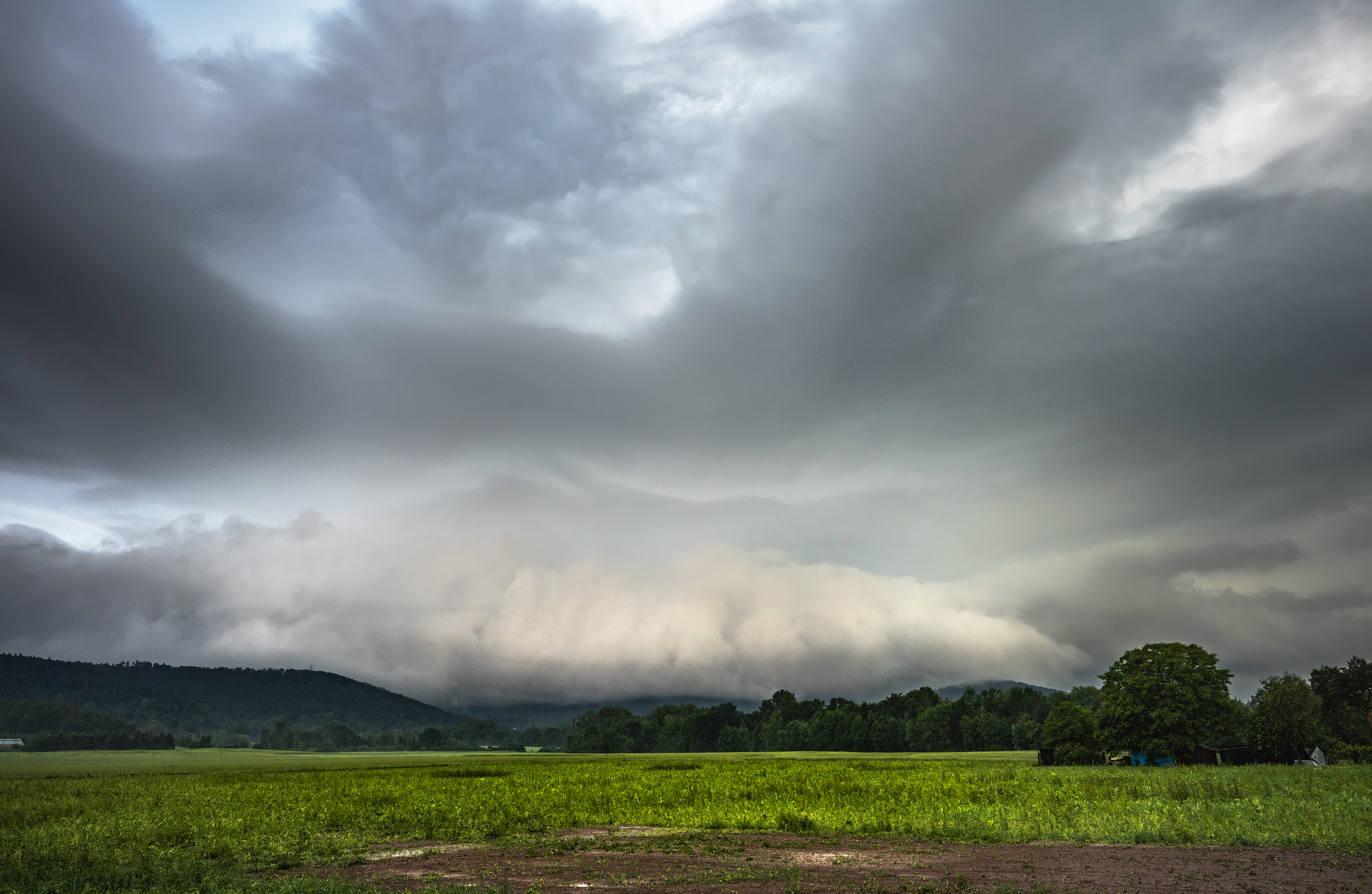 Aufziehendes Gewitter, Rottenburg am Neckar, BW (D) - 23.06.2021