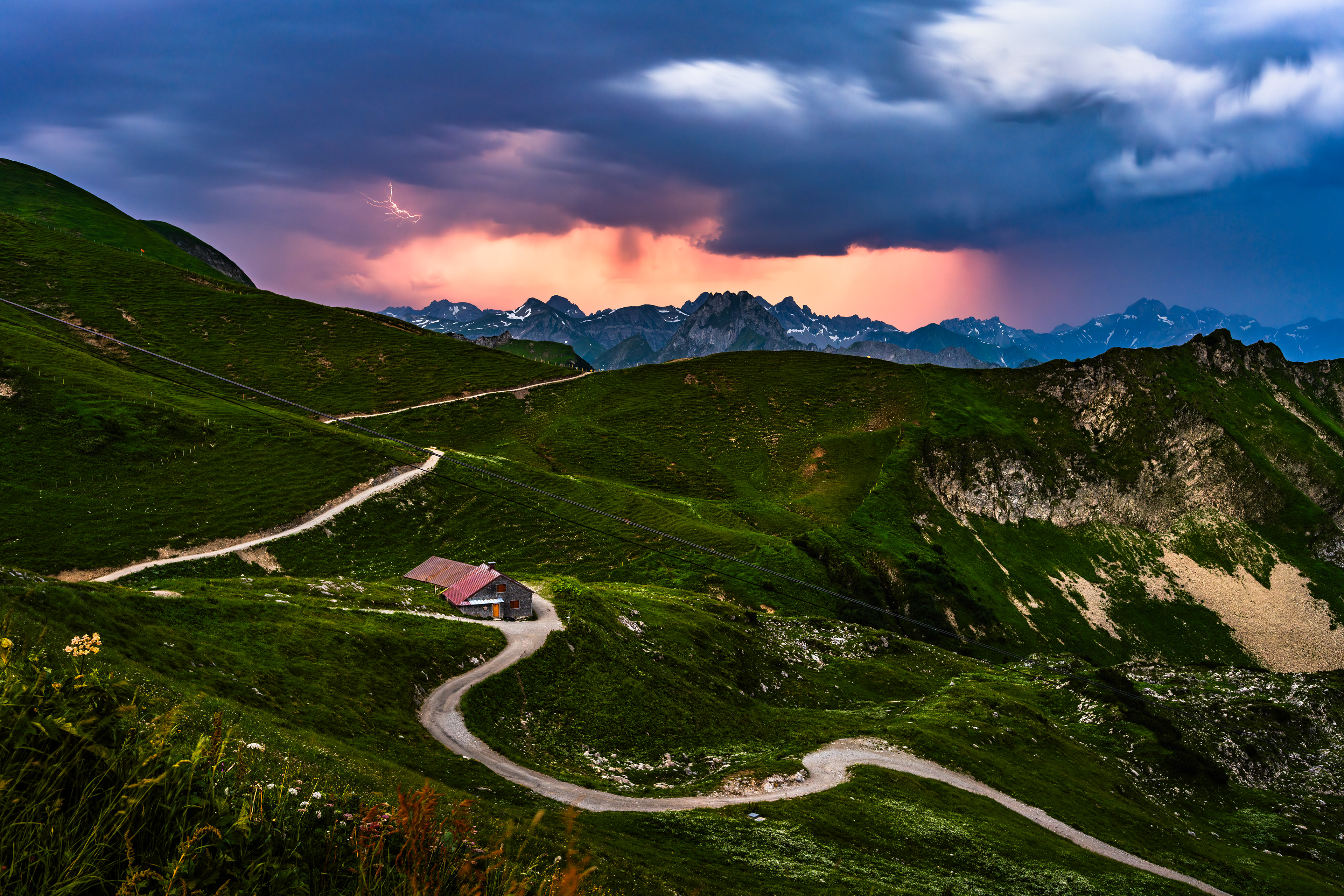 Aufziehendes Nachtgewitter über den Österreichischen Alpen, Bayern (D) - 11.07.2023