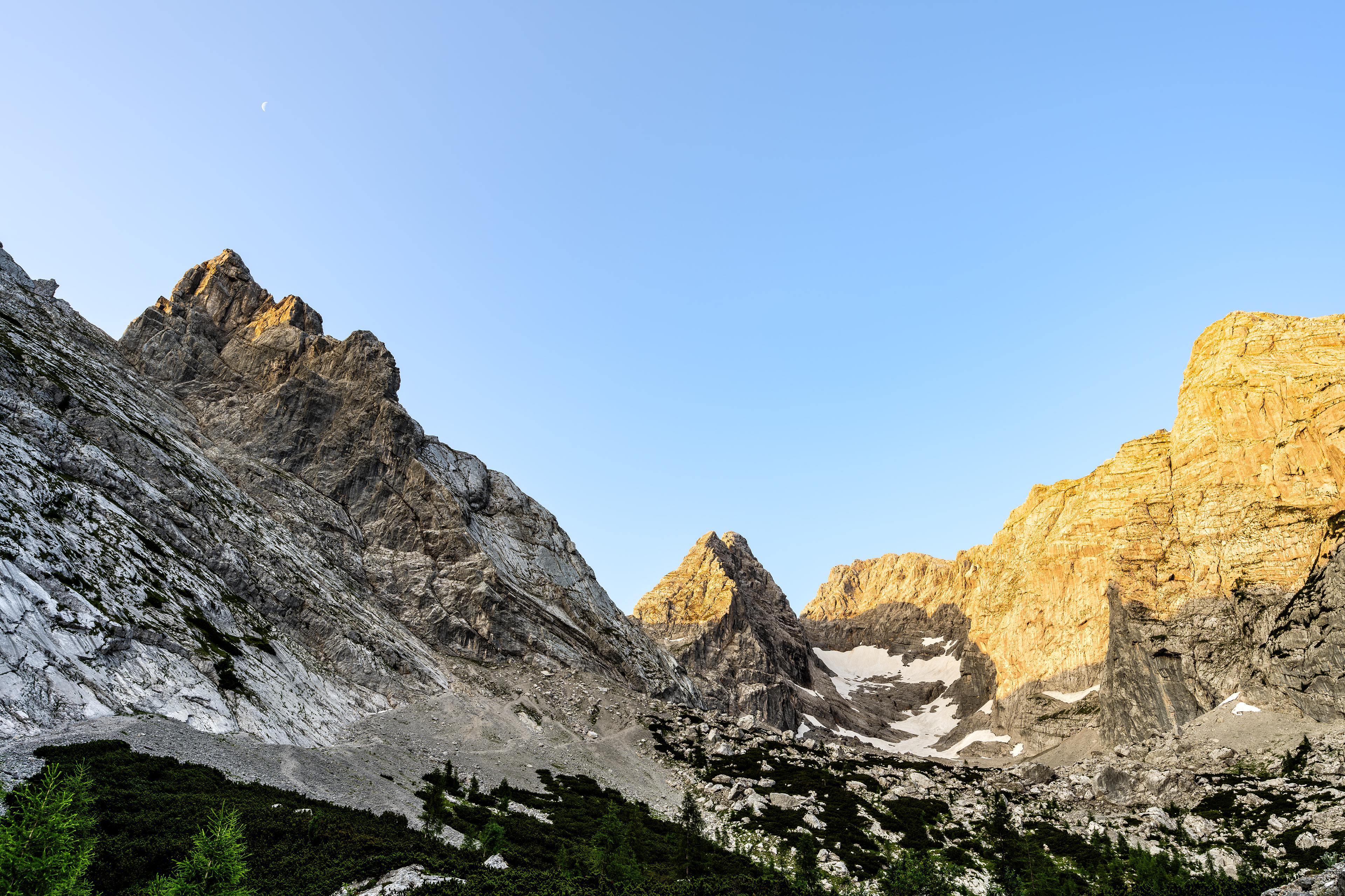 Alpenglühen zu Sonnenaufgang am Hochkalter, Berchtesgadener Alpen (D) - 11.07.2023