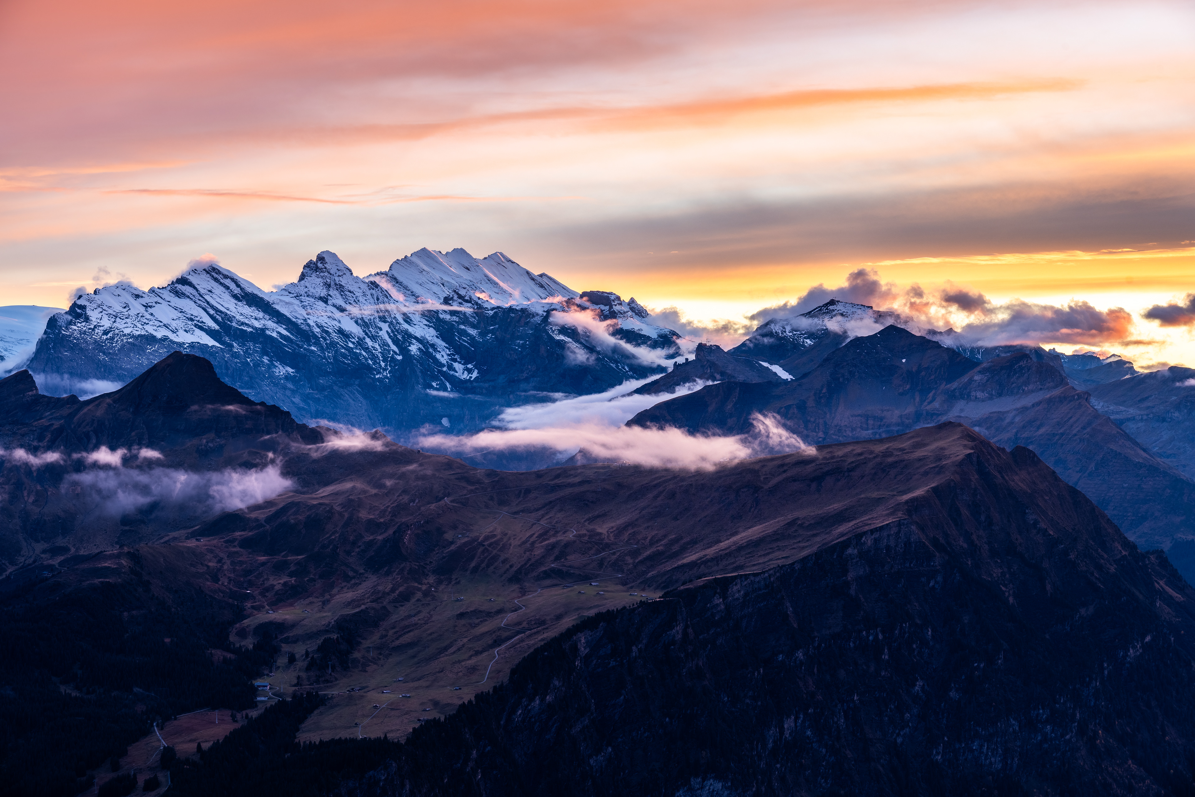 Abendröte über den Berner Alpen (CH) - 19.10.2024
