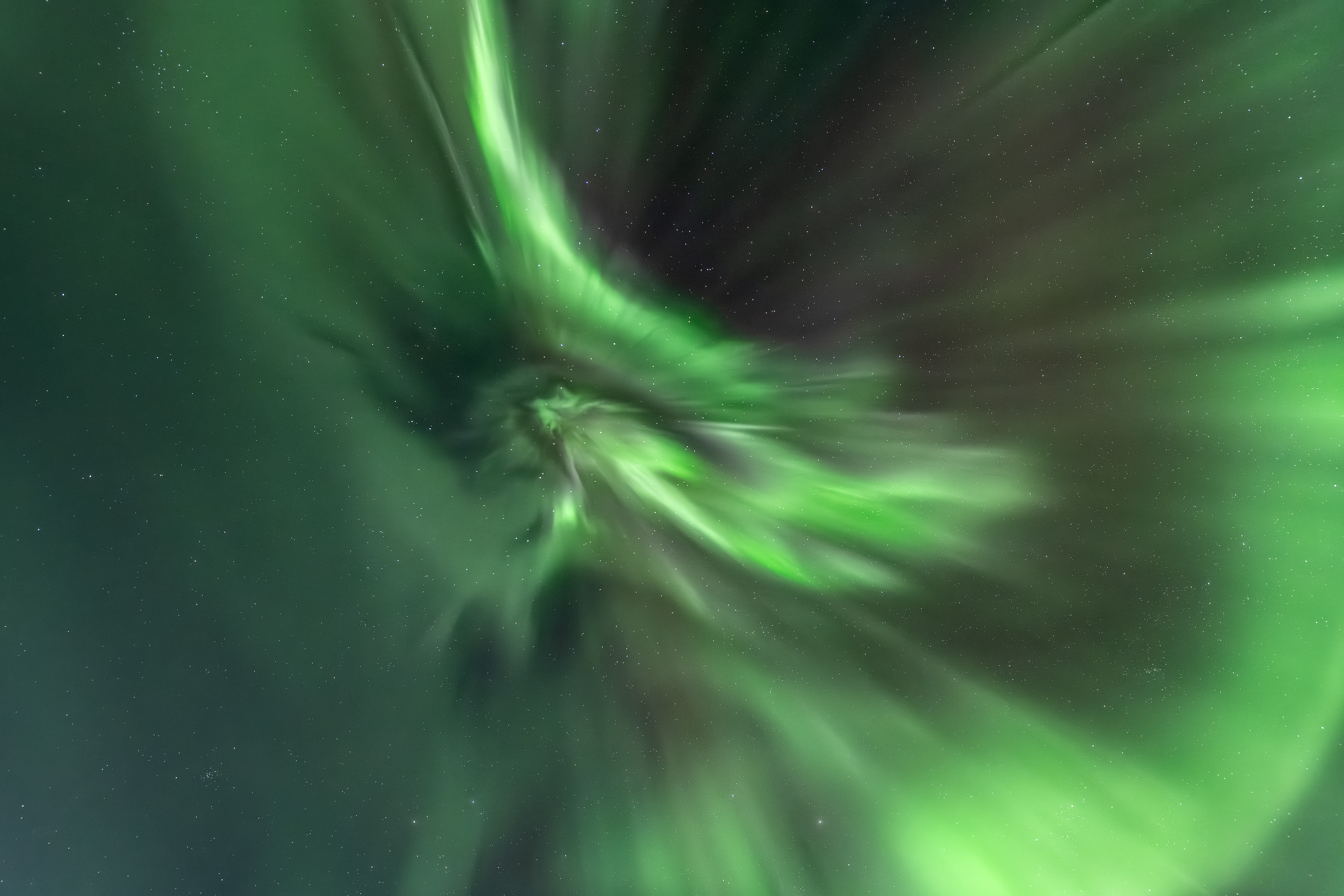 Substorm-Explosion im Zenit, Schweden (21.-22.02.2025)