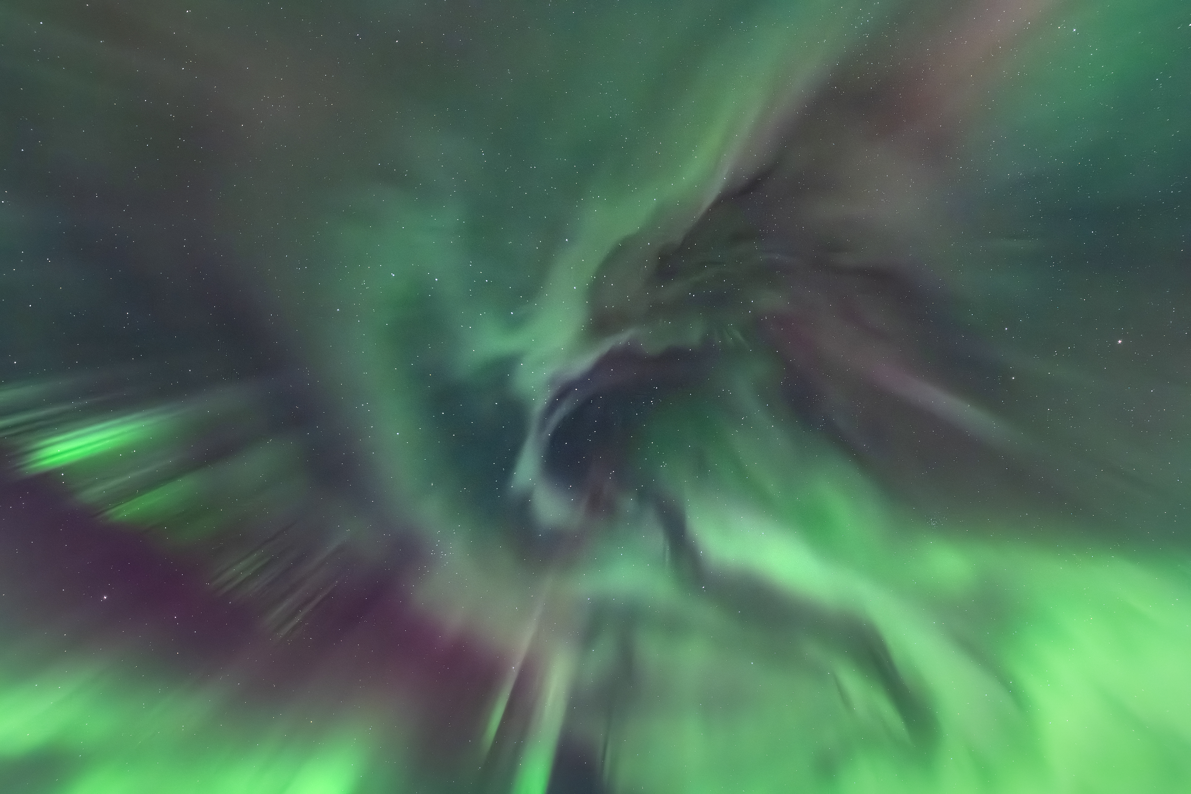 Substorm-Explosion im Zenit, Finnland (19.02.2025)