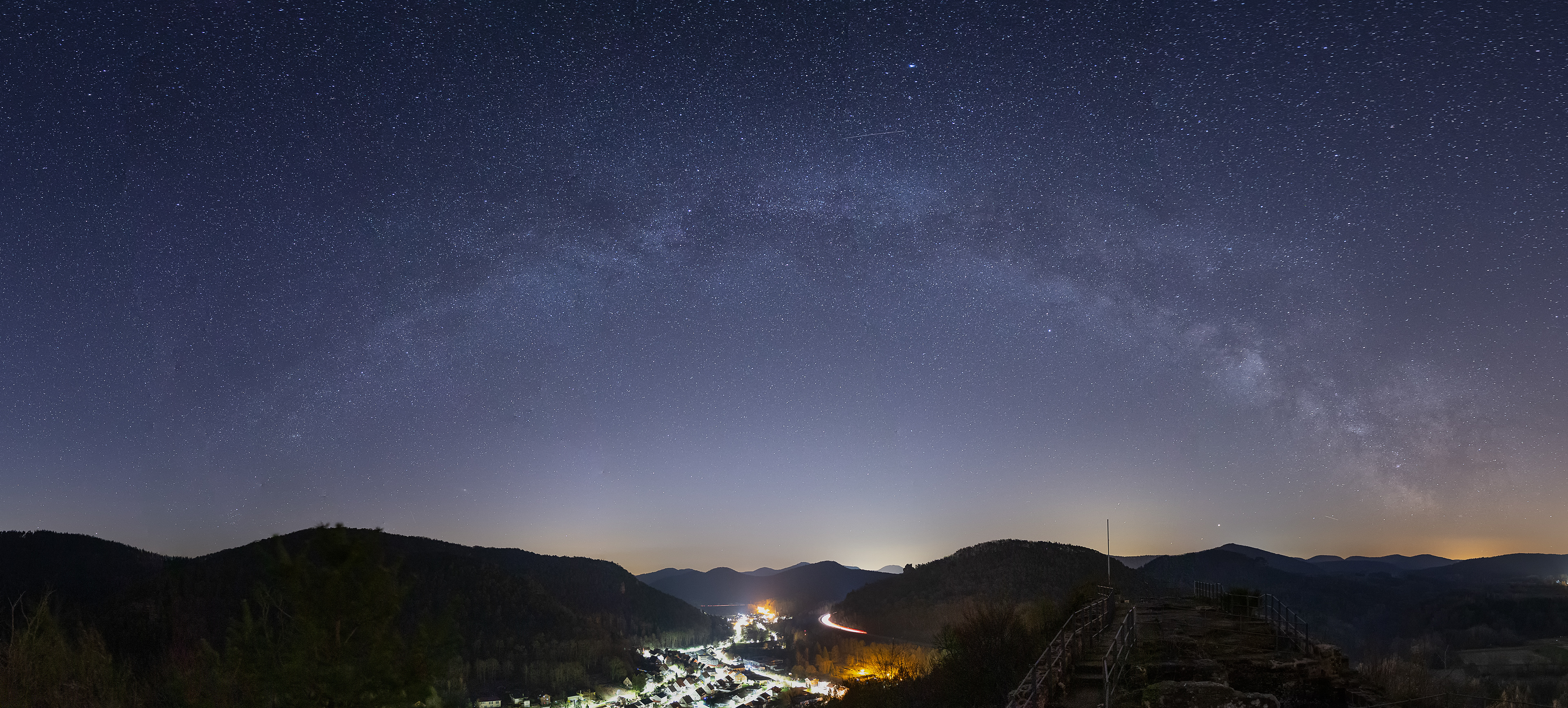 Milchstraße über Wilgartswiesen, Pfälzerwald (D) - 25.03.2020