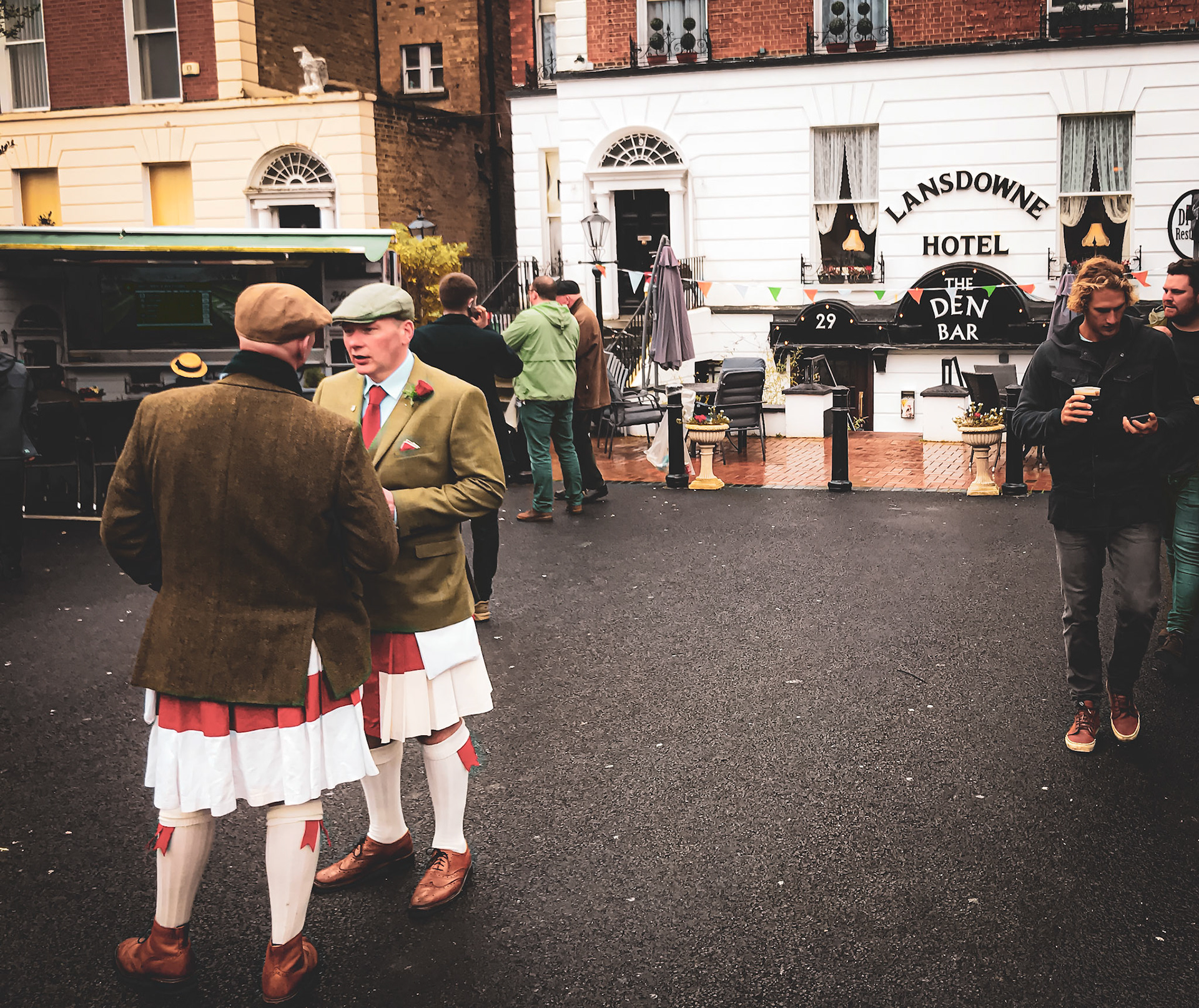 Pints at the Lansdowne.