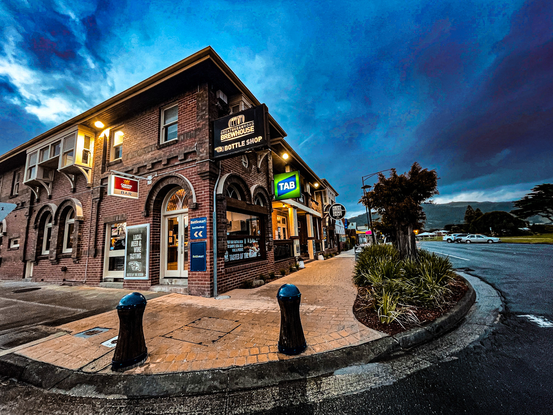 The southernmost pub on mainland Australia. Apollo Bay, Victoria, 2021.
