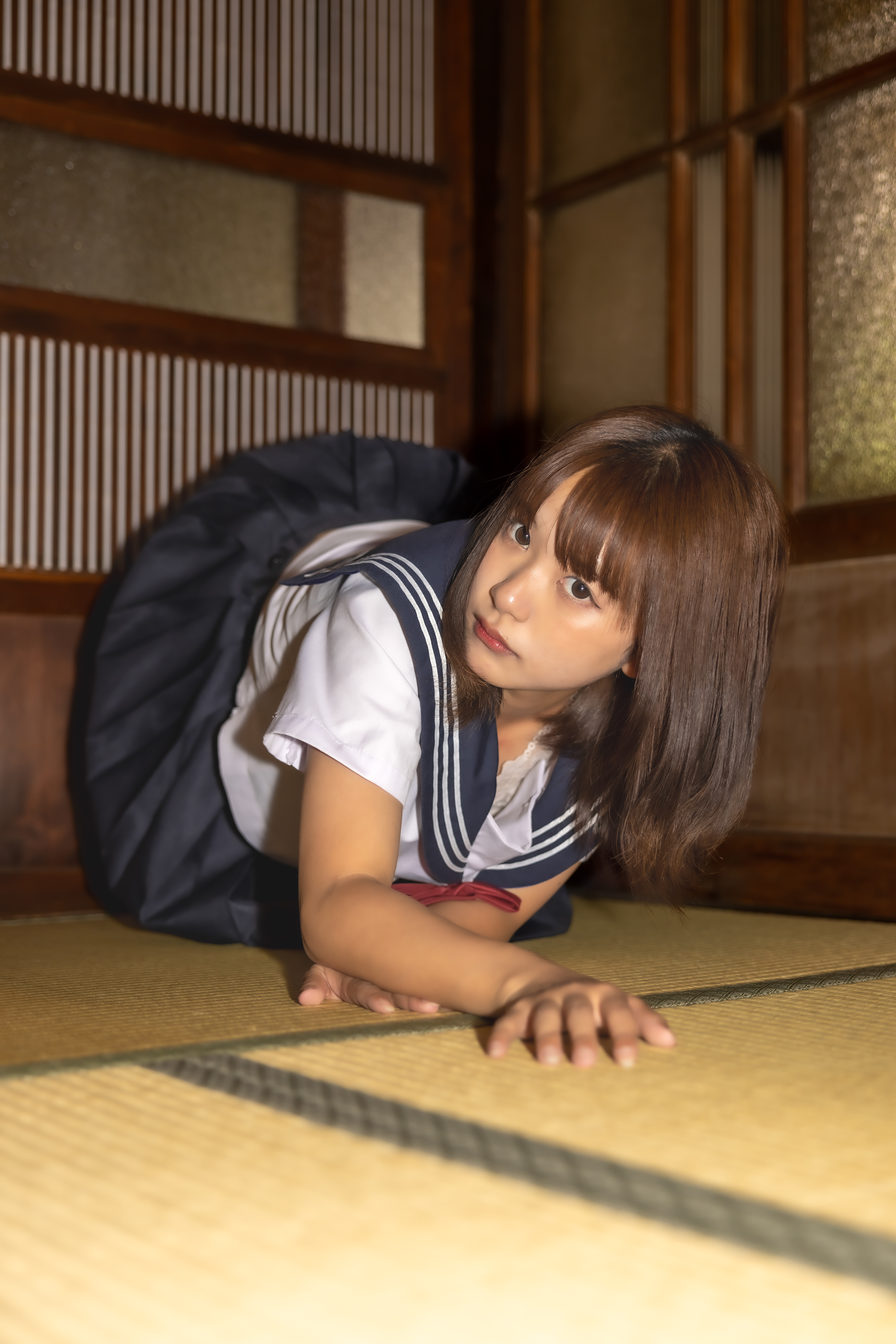 (工夫)初めてのセーラー服のモデルを撮影しました。ストロボと画像編集ソフトを使って肌の色をきれいに再現しました／(カメラ)CANON EOS R5／(レンズ)CANON RF24-70mm F2.8 L IS USM／(撮影日)2022年9月17日／(撮影場所)いせやほり／(モデル)ねむこ