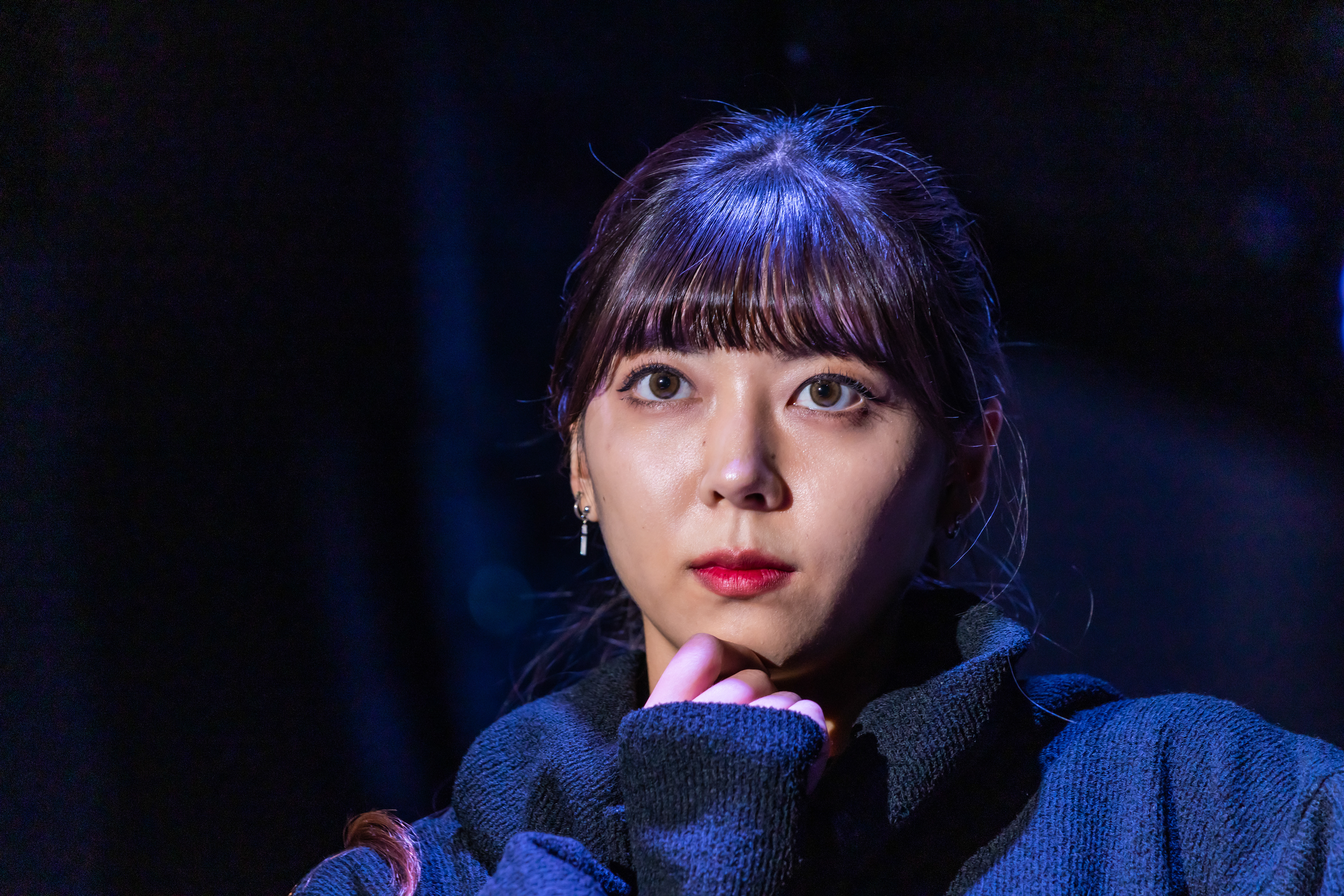 (工夫)初めてのファッションショーでの撮影です。ストロボ使用できなかったので、ISO感度を上げて、Lightroomでノイズを除去しました／(カメラ)CANON EOS R5／(レンズ)CANON EF70-300mm F4-5.6 IS II USM／(撮影日)2022年11月12日／(撮影場所)ベルエポック美容専門学校(原宿)／(モデル)レクレドールコレクション2022AW