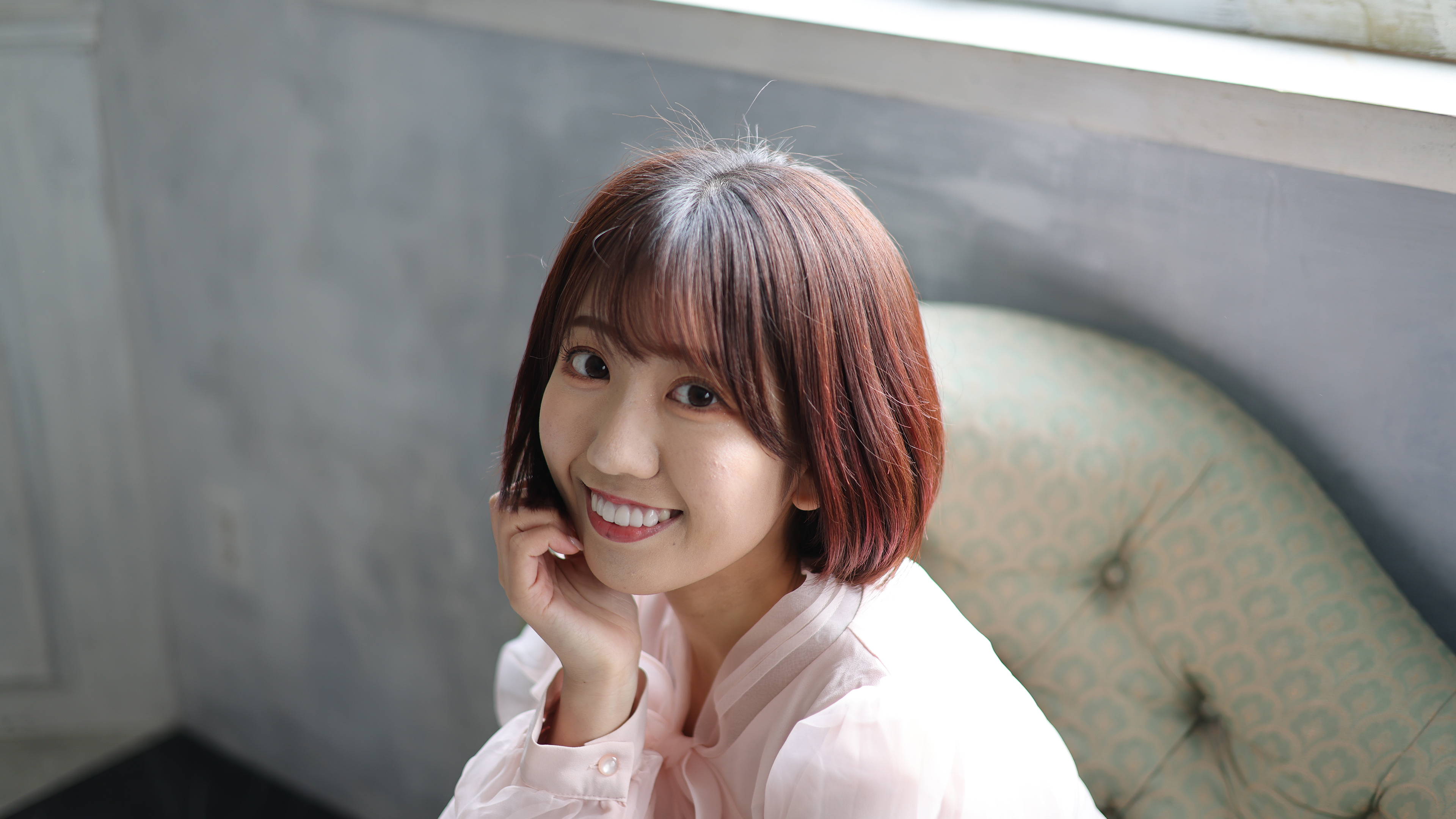 (工夫)JPG撮って出し、初めてのポートレートで何も分からずに撮影した中の一枚／(カメラ)CANON EOS R5／(レンズ)CANON RF50mm F1.8 STM／(撮影日)2022年1月29日／(撮影場所)studio Coucou／(モデル)くるみ