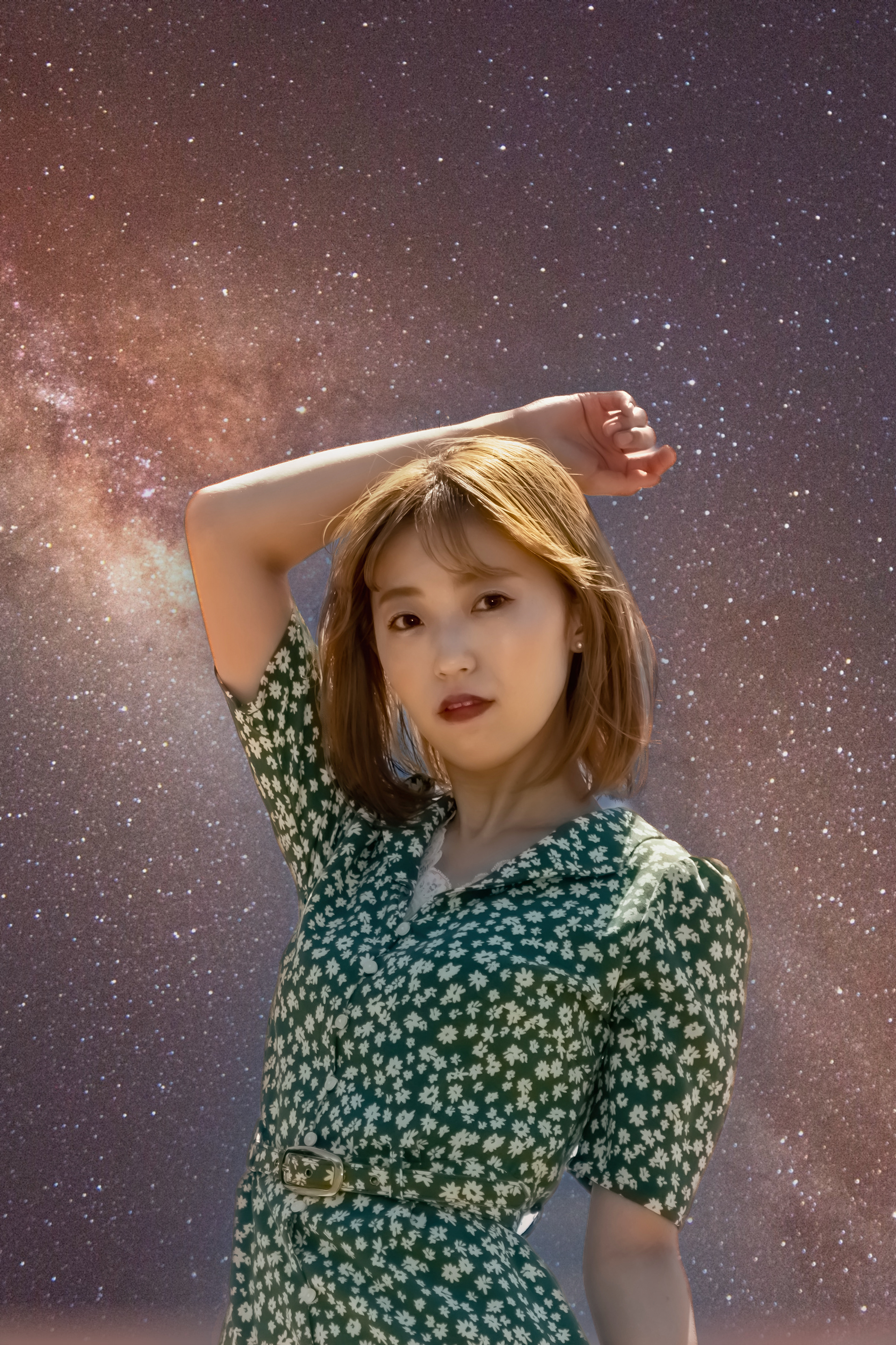 (工夫)日中シンクロ、レタッチ、空入換、日中シンクロでモデルの顔を明るく撮影、Luminar Neoを使って空を夜空に入れ換えてみました／(カメラ)CANON EOS R5／(レンズ)SIGMA 18-250mm F3.5-6.3 DC MACRO OS HSM／(撮影日)2022年9月10日／(撮影場所)二子玉川／(モデル)ゆきふぁー