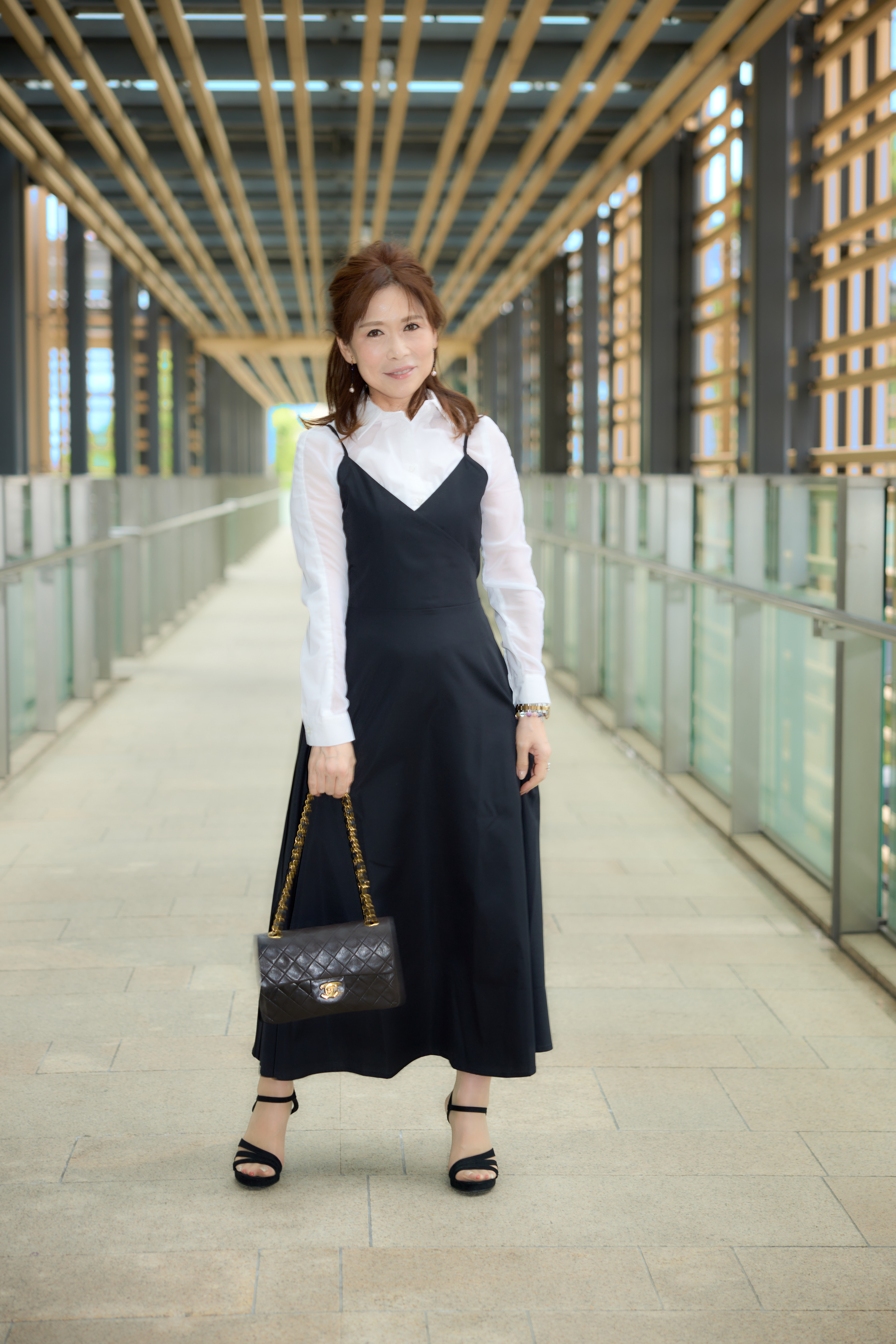 (工夫)ストロボ撮影、露出調整、レタッチ、ストロボとレタッチ作業で肌を白く滑らかにしました／(カメラ)CANON EOS R5／(レンズ)CANON RF24-70mm F2.8 L IS USM／(撮影日)2022年5月1日／(撮影場所)檜町公園／(モデル)Masayo Warashina