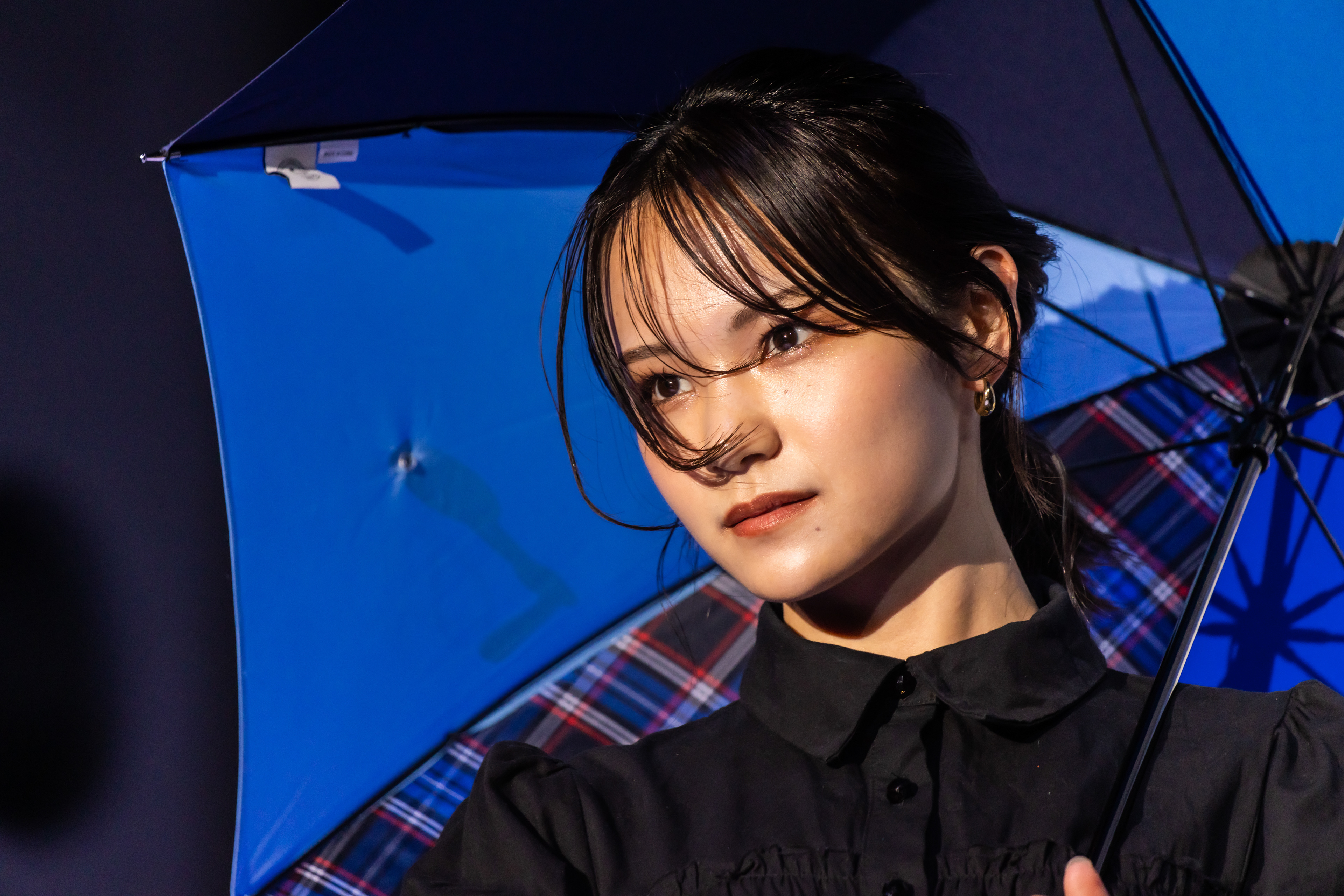 (工夫)初めてのファッションショーでの撮影です。ストロボ使用できなかったので、ISO感度を上げて、Lightroomでノイズを除去しました／(カメラ)CANON EOS R5／(レンズ)CANON EF70-300mm F4-5.6 IS II USM／(撮影日)2022年11月12日／(撮影場所)ベルエポック美容専門学校(原宿)／(モデル)レクレドールコレクション2022AW