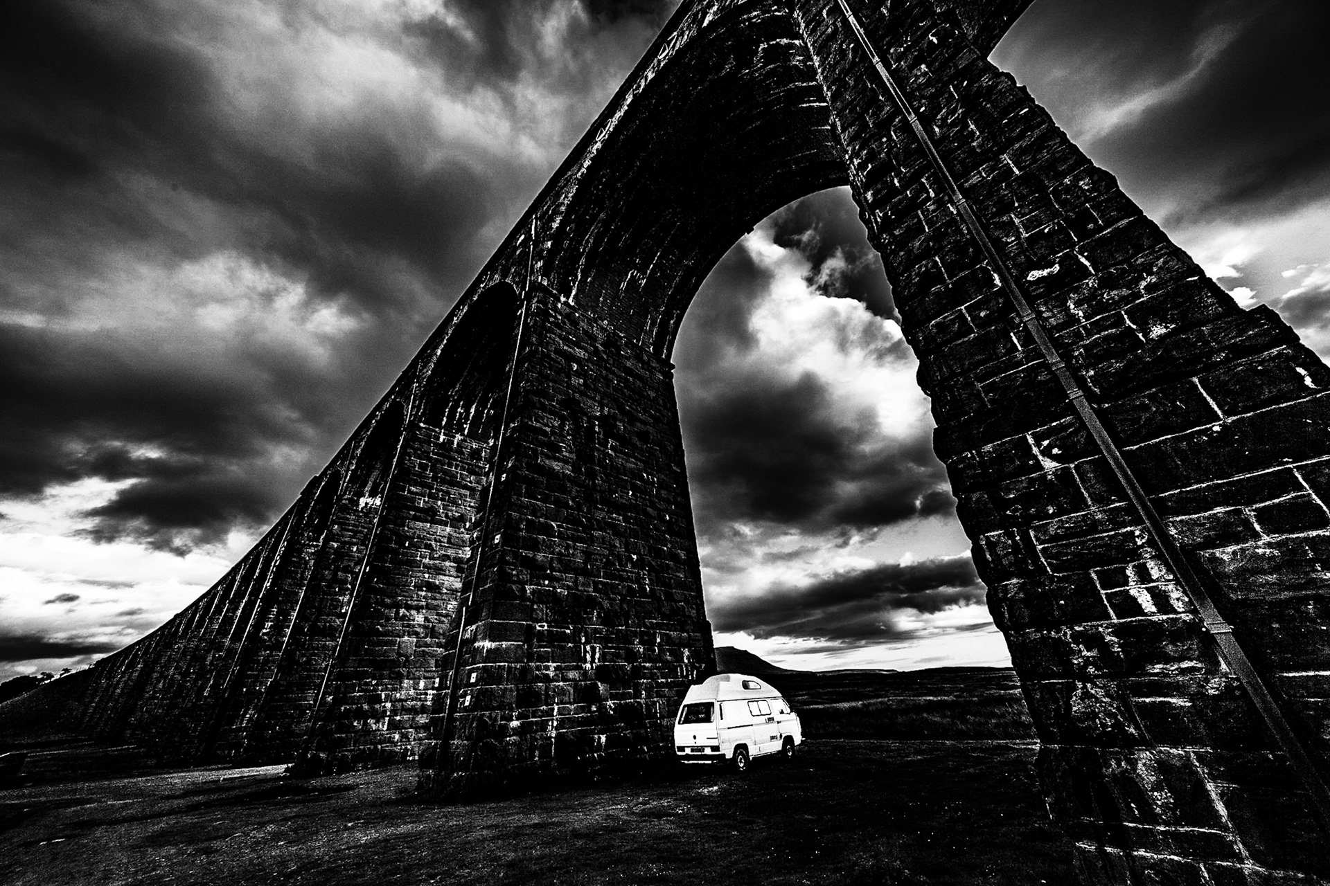 yorkshire dales landscape ribblehead viaduct railway train