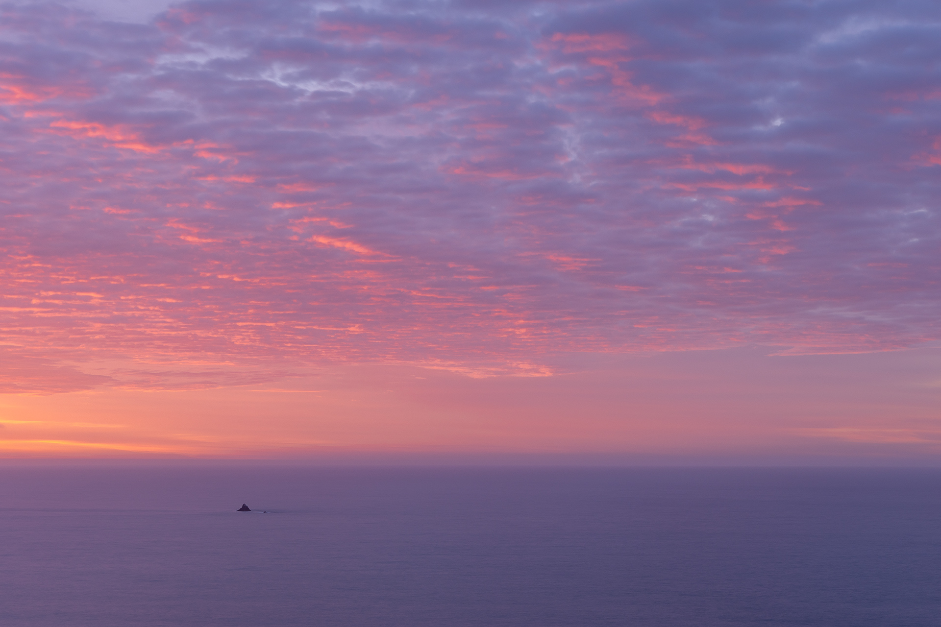 Sunrise at Tunnel Beach