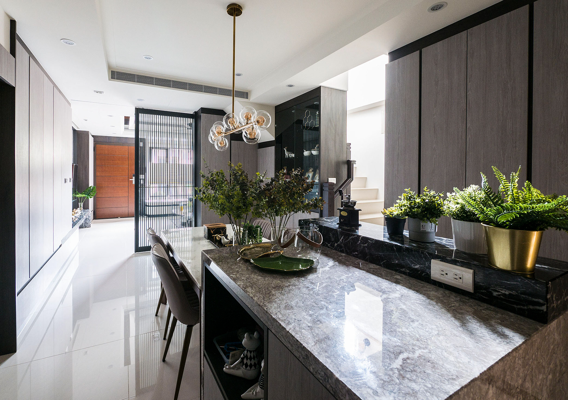 方寸之韻, 飯廳, 廚房, dining room, kitchen, 中島, island, 餐桌, dining table, 吊燈, pendant, 大理石, marble, 築本國際設計, rootlocus, interior design