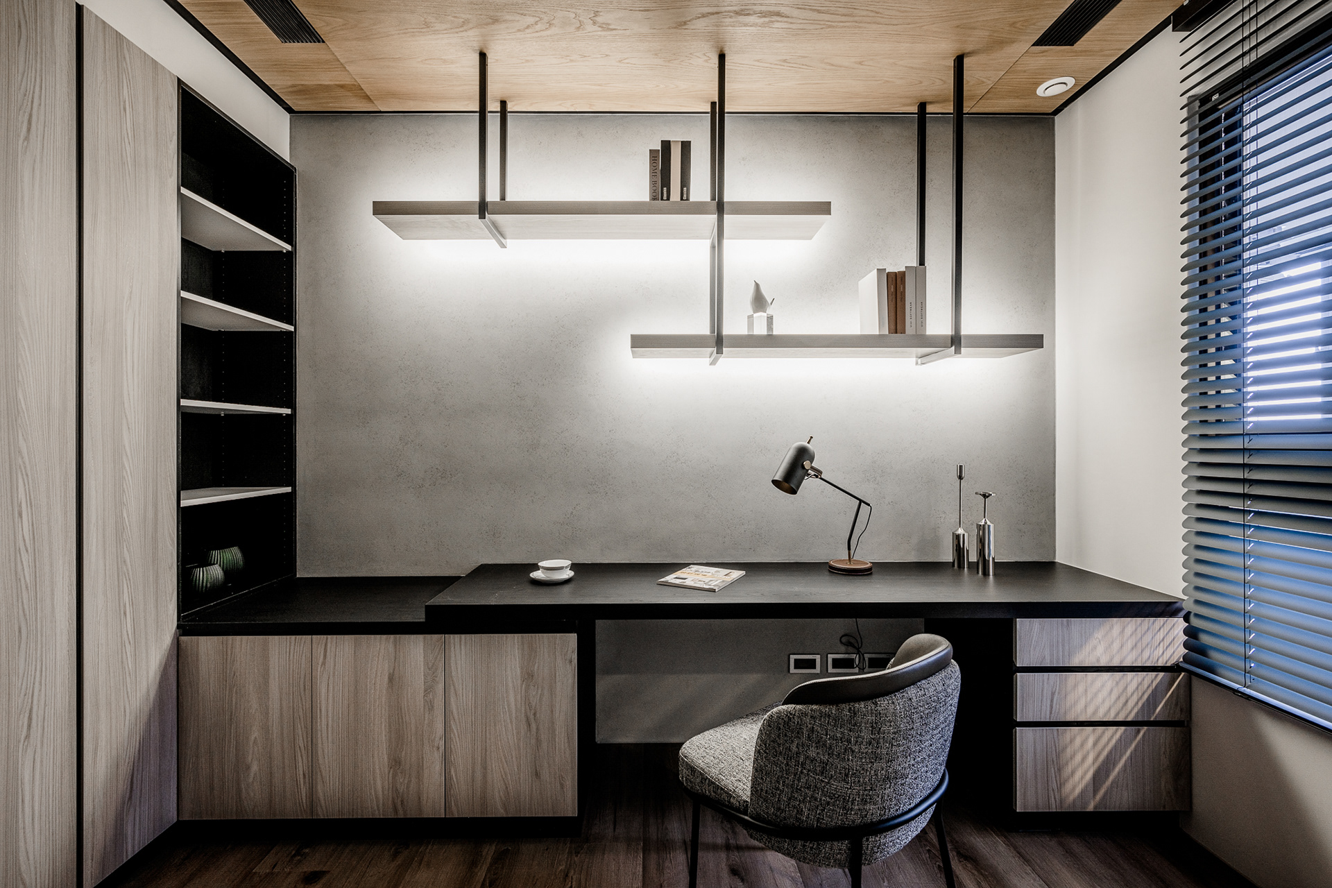 掠光浮島, 小豪宅, 書房, study, 客房, guest room, guest bedroom, spare room, 多用途室, 多功能室, multipurpose room, 超耐磨地板, laminate flooring, 築本國際設計, rootlocus, interior design, A' Design Award Winner 2021A'Design Award Winner in Interior Space and Exhibition Design Category, 2020 - 2021.