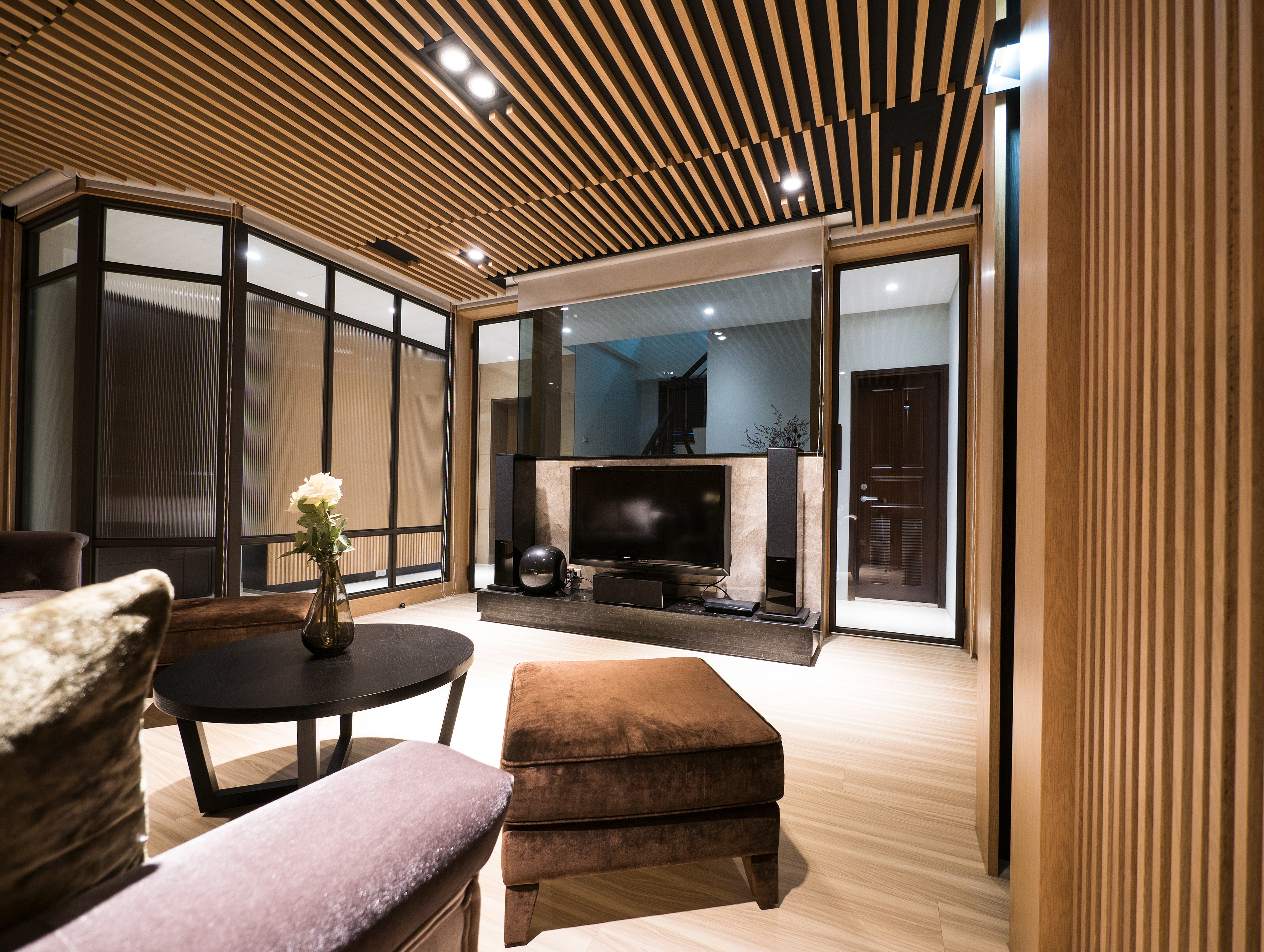 竹韻, 視聽室, audio-visual room, 遊戲室, playroom, 沙發, sofa, couch, 電視, TV, 木造, 木質, 溫潤, wood, woody, 築本國際設計, rootlocus, interior design