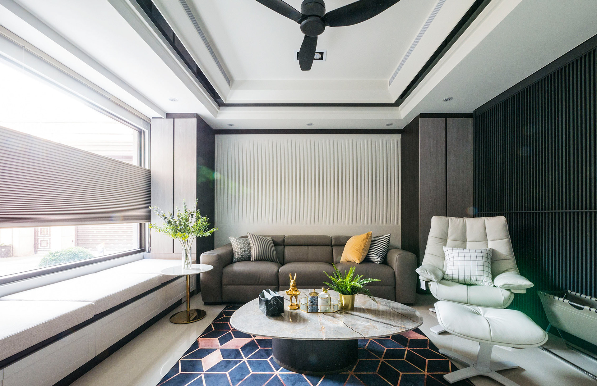 方寸之韻, 客廳, living room, 黑鏡, black mirror, 天花板, ceiling, 大理石, marble, 木質, woody, 築本國際設計, rootlocus, interior design