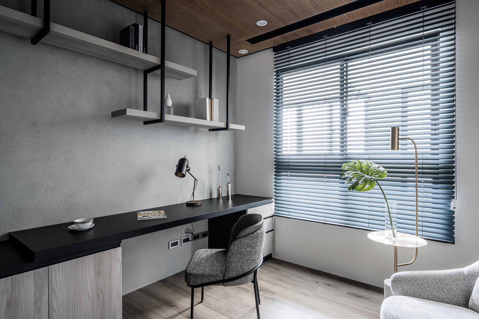 掠光浮島, 小豪宅, 書房, study, 客房, guest room, guest bedroom, spare room, 多用途室, 多功能室, multipurpose room, 超耐磨地板, laminate flooring, 築本國際設計, rootlocus, interior design, A' Design Award Winner 2021A'Design Award Winner in Interior Space and Exhibition Design Category, 2020 - 2021.