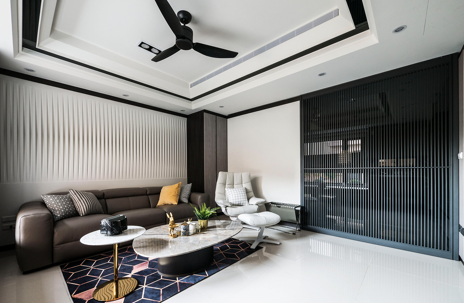 方寸之韻, 客廳, living room, 黑鏡, black mirror, 天花板, ceiling, 大理石, marble, 木質, woody, 築本國際設計, rootlocus, interior design