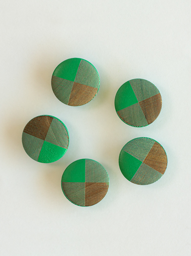 Botón madera verde 5 unidades / Valor $1.000.- / B009