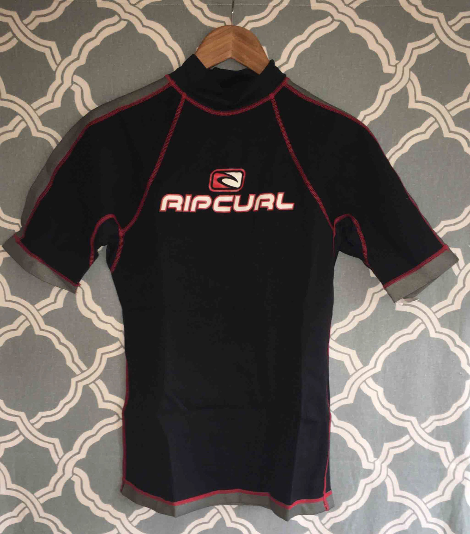 Short sleeve shirt