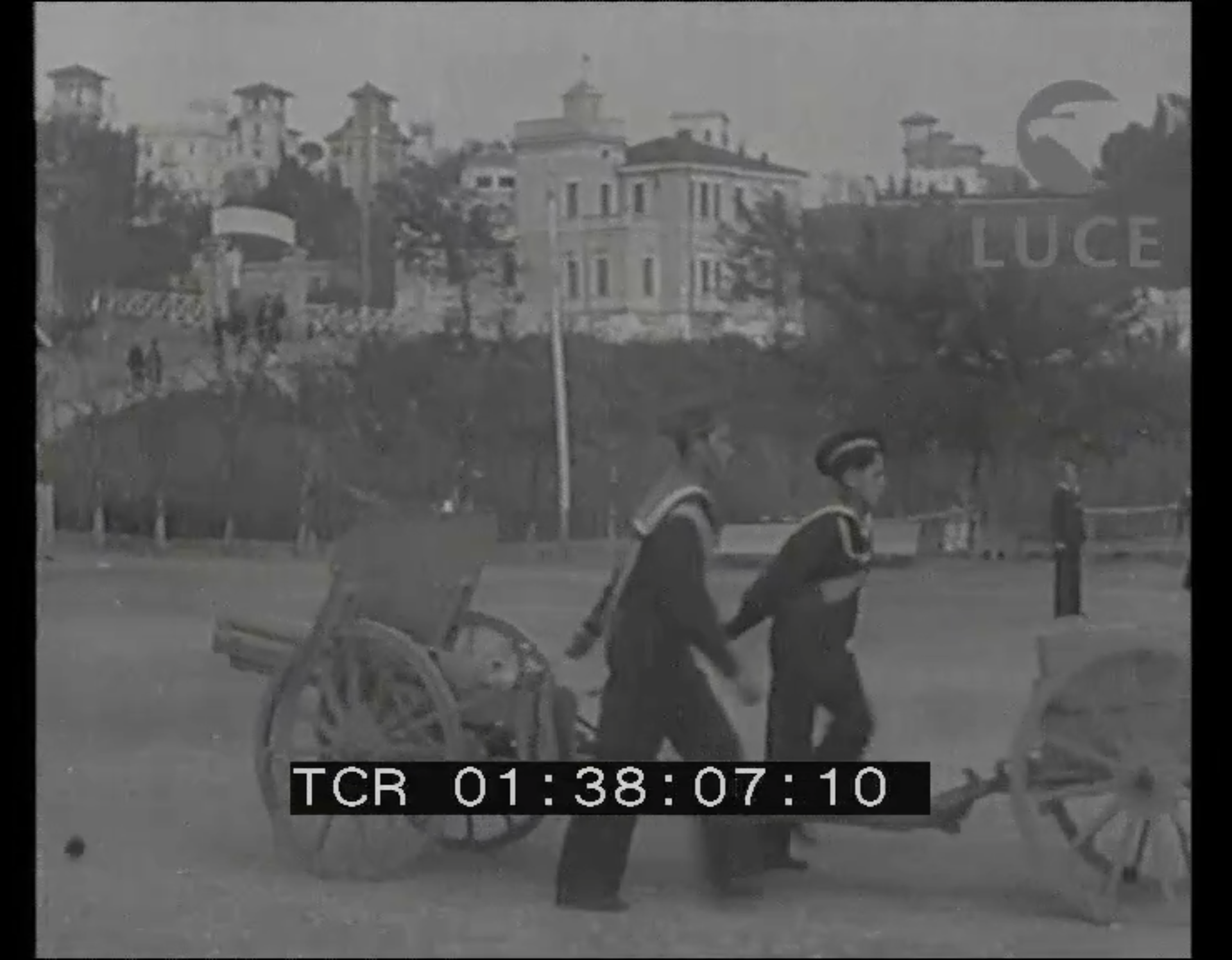 Paramilitary exercises with canons