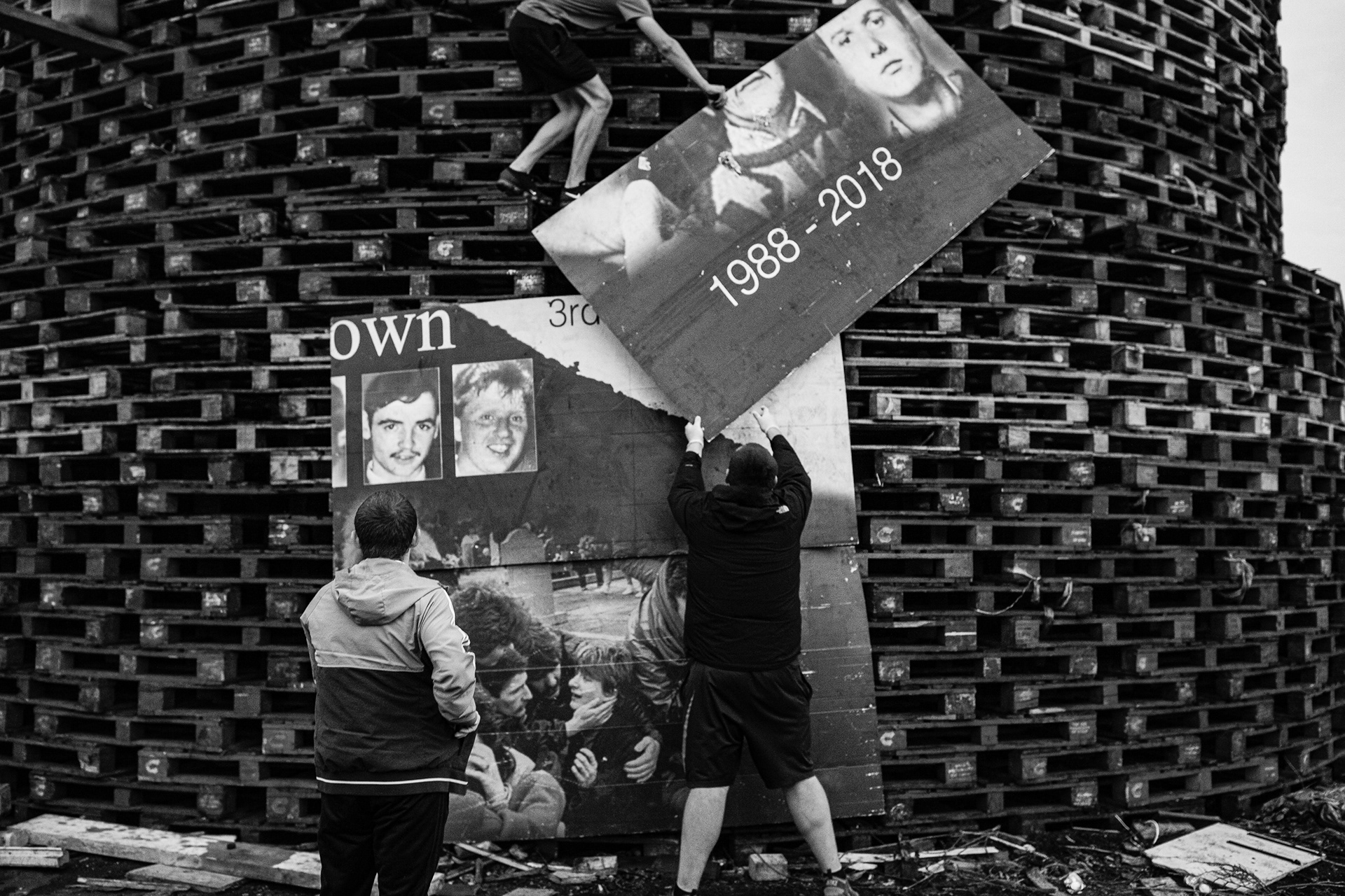 Not Surrendering, Mariusz Śmiejek Photography, photo documentary, Belfast, Northern Ireland, illegal paramilitary group, IRA, Irish Republican Army, UVF, UDA, Red Hand Commando, loyalists, british terrorist group, identity, polarity