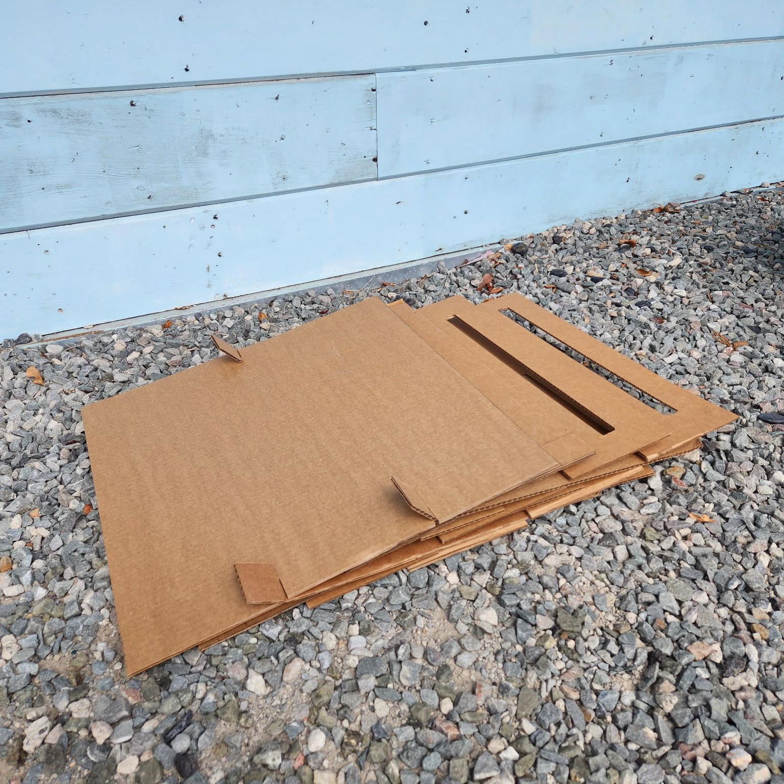 Packs flat after assembly.