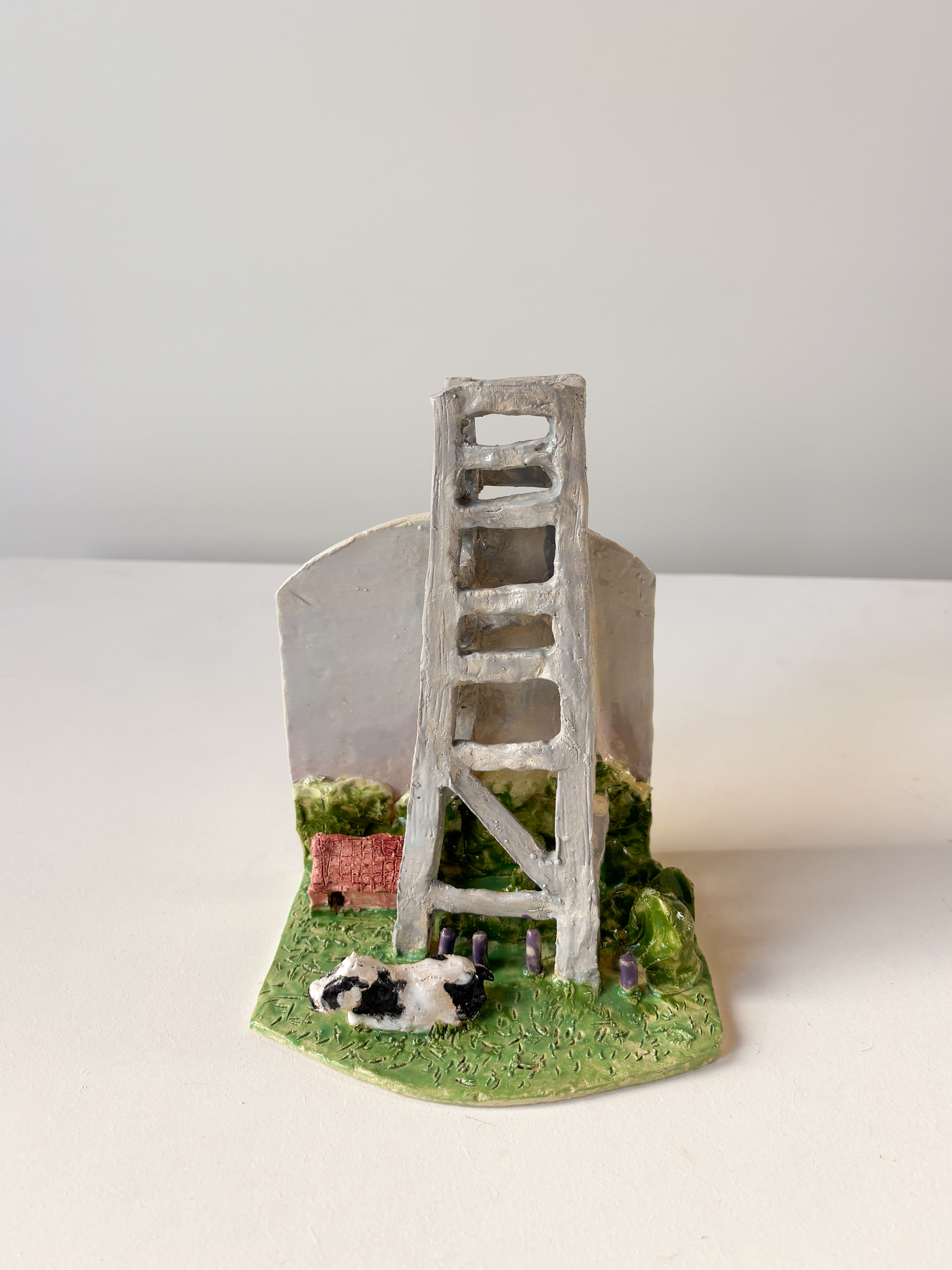 Vlaanderen, glazed ceramic, 14 x 12 x 19 cm