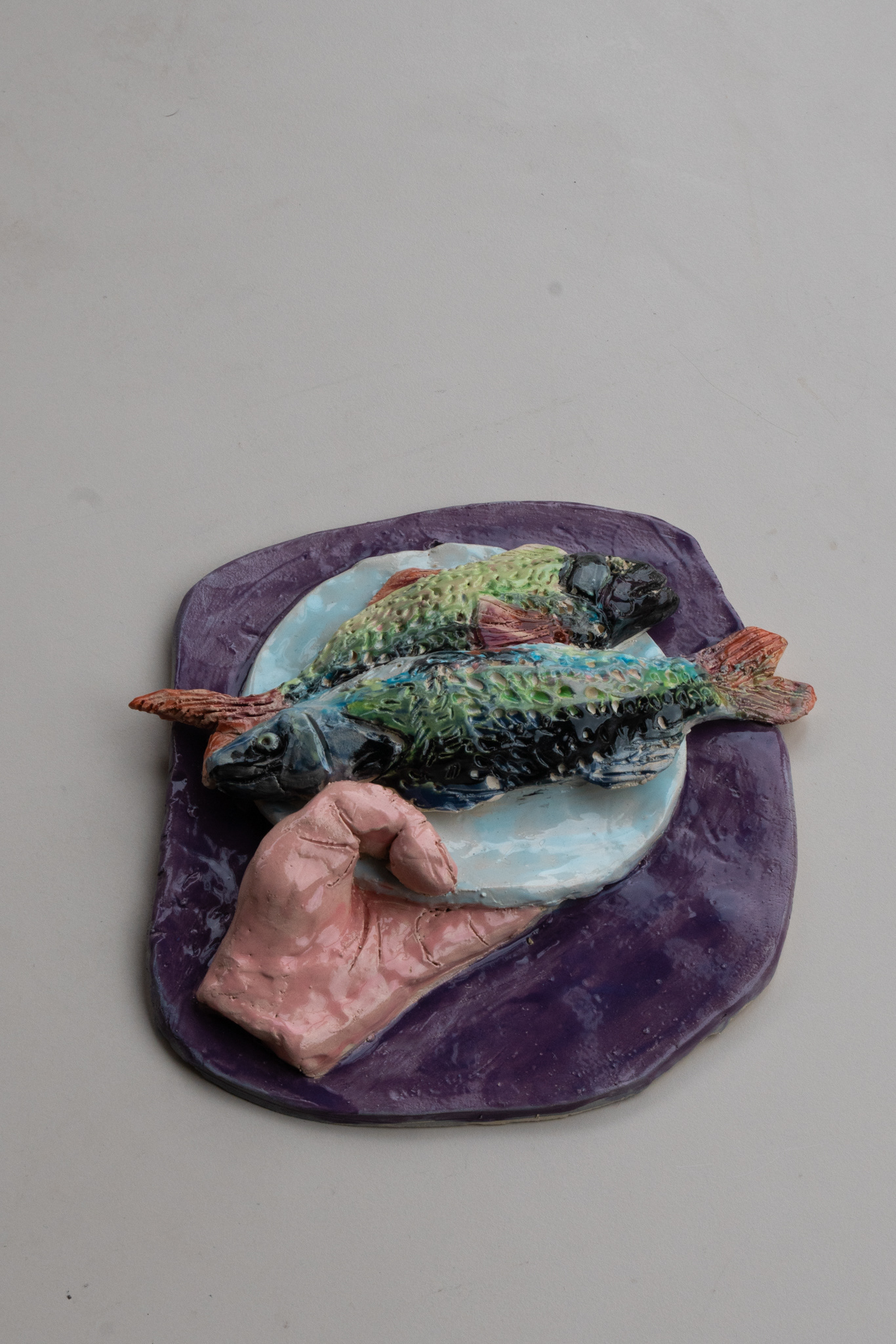 Visjes, glazed ceramic, 22 x 5 x 23 cm, 2023