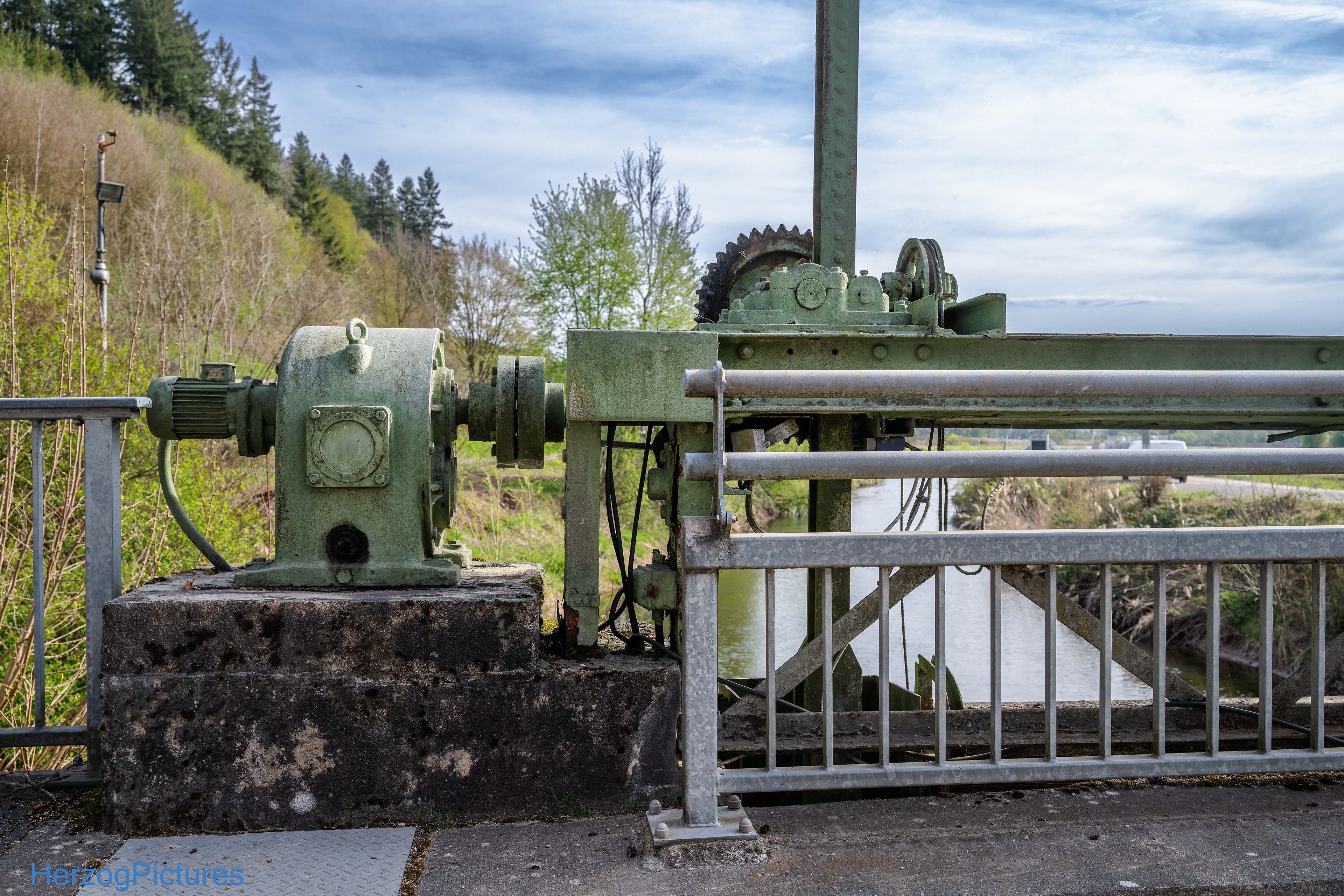 Elektrischer Antrieb Schützentafel 1