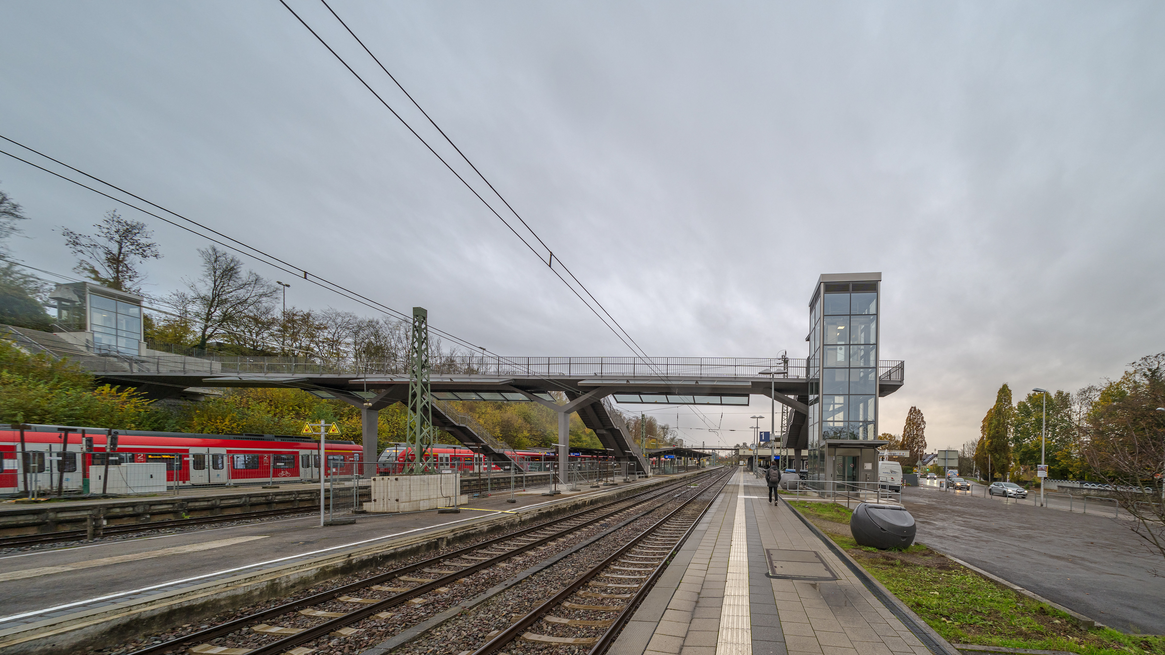 Fußgängersteg Bhf Backnang mit neuem Steg 11/2024