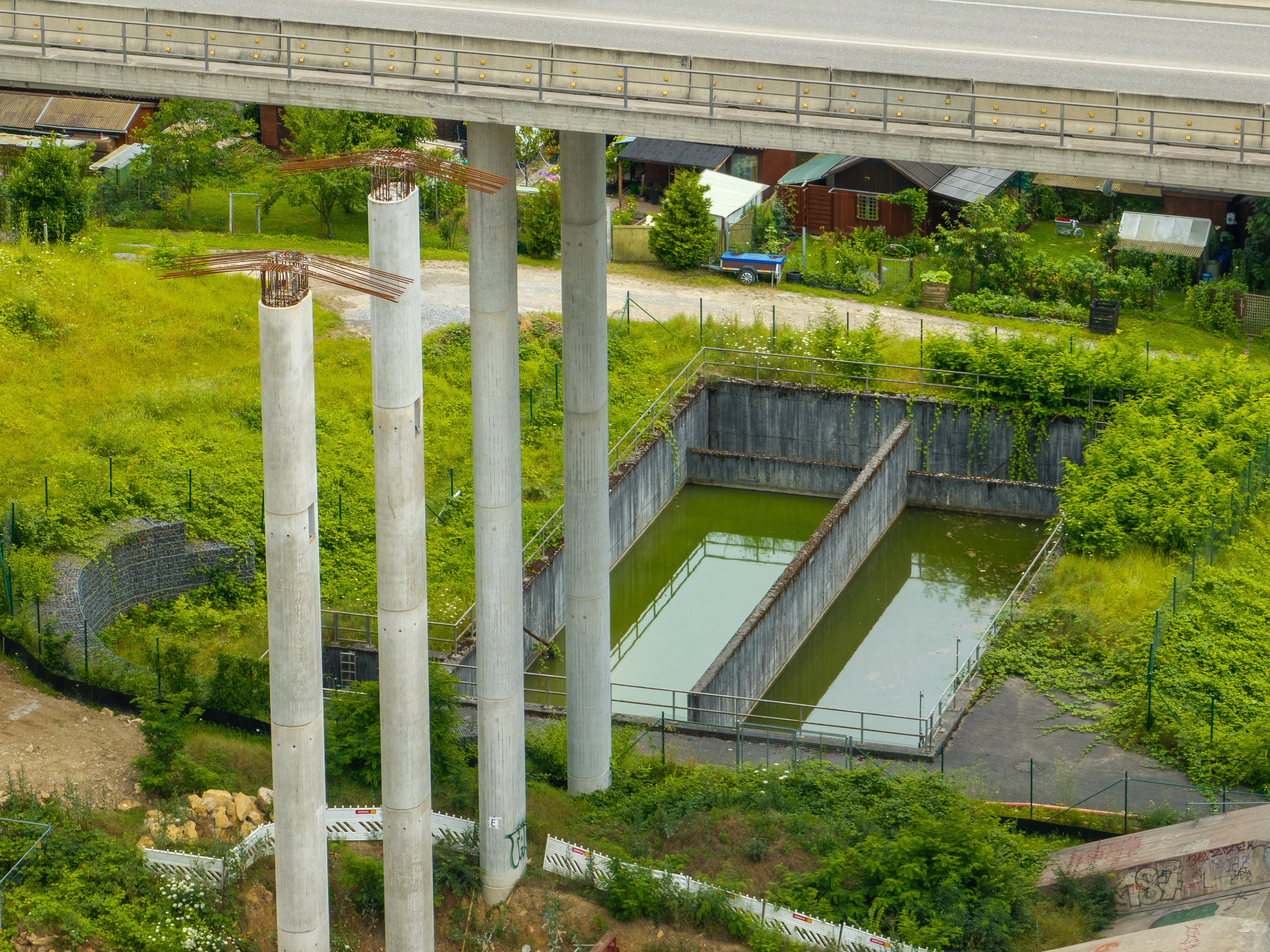 Murrtalviadukt II im Juli 2024 - Säulen links stehen bereit