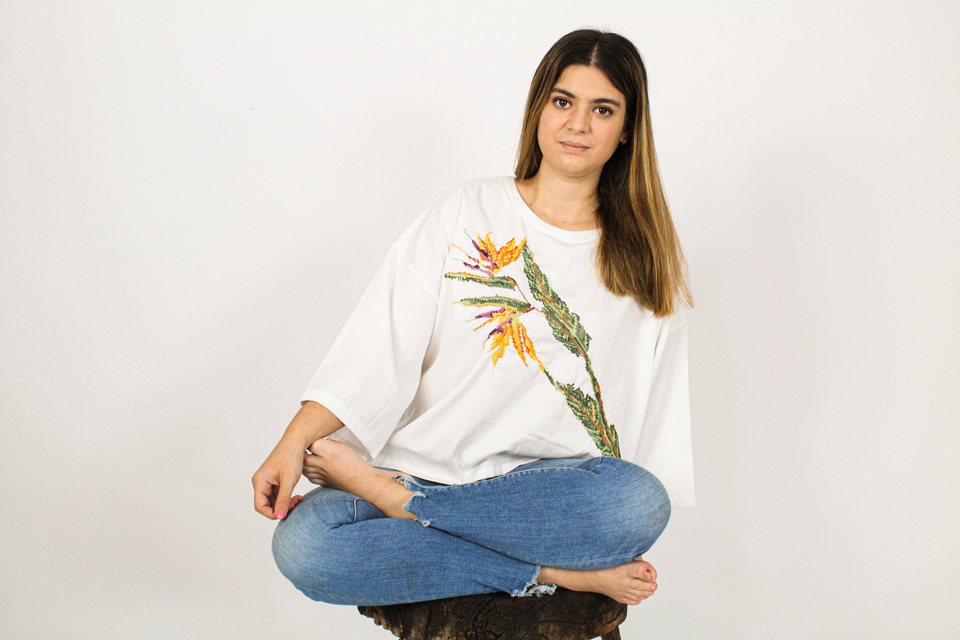 Ave de Paraíso - Blusa con bordado a punto de cruz hecho en Teabo, Yucatán