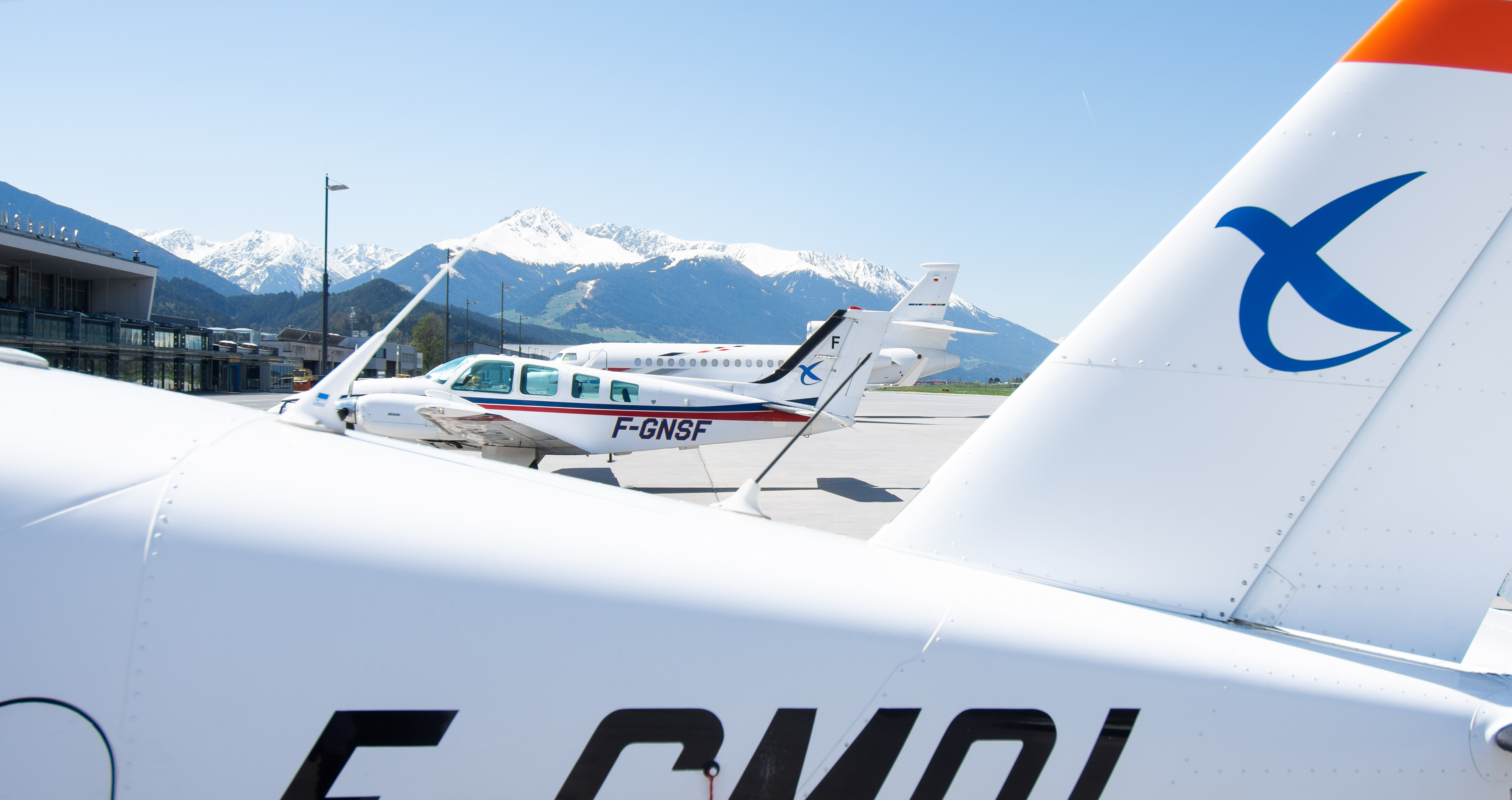 ENAC's Beech and TB20 on the apron